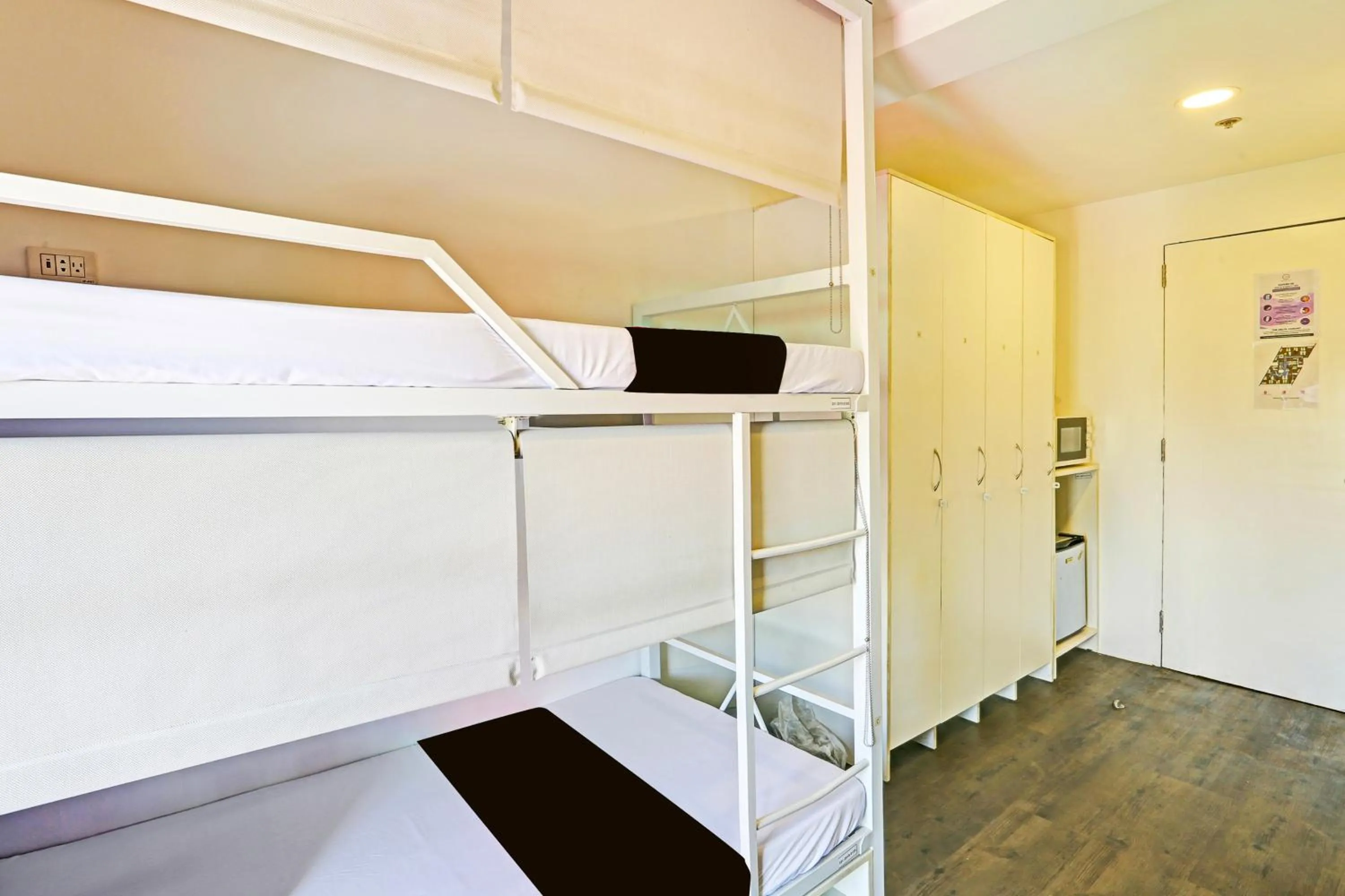 Bedroom, Bed in Spot On Hostel ,Taguig Manila Formerly MYTOWN HongKong