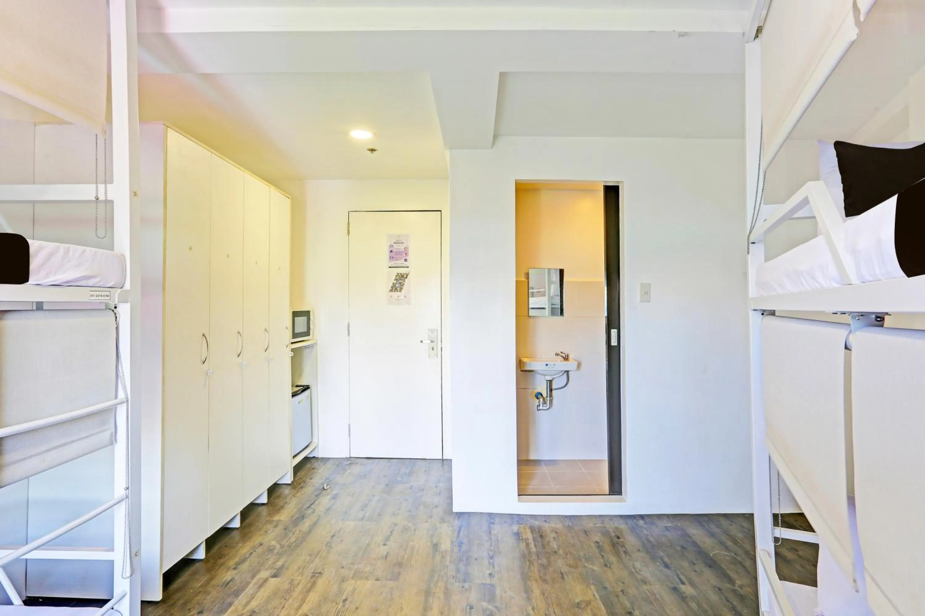 Bedroom in Spot On Hostel ,Taguig Manila Formerly MYTOWN HongKong