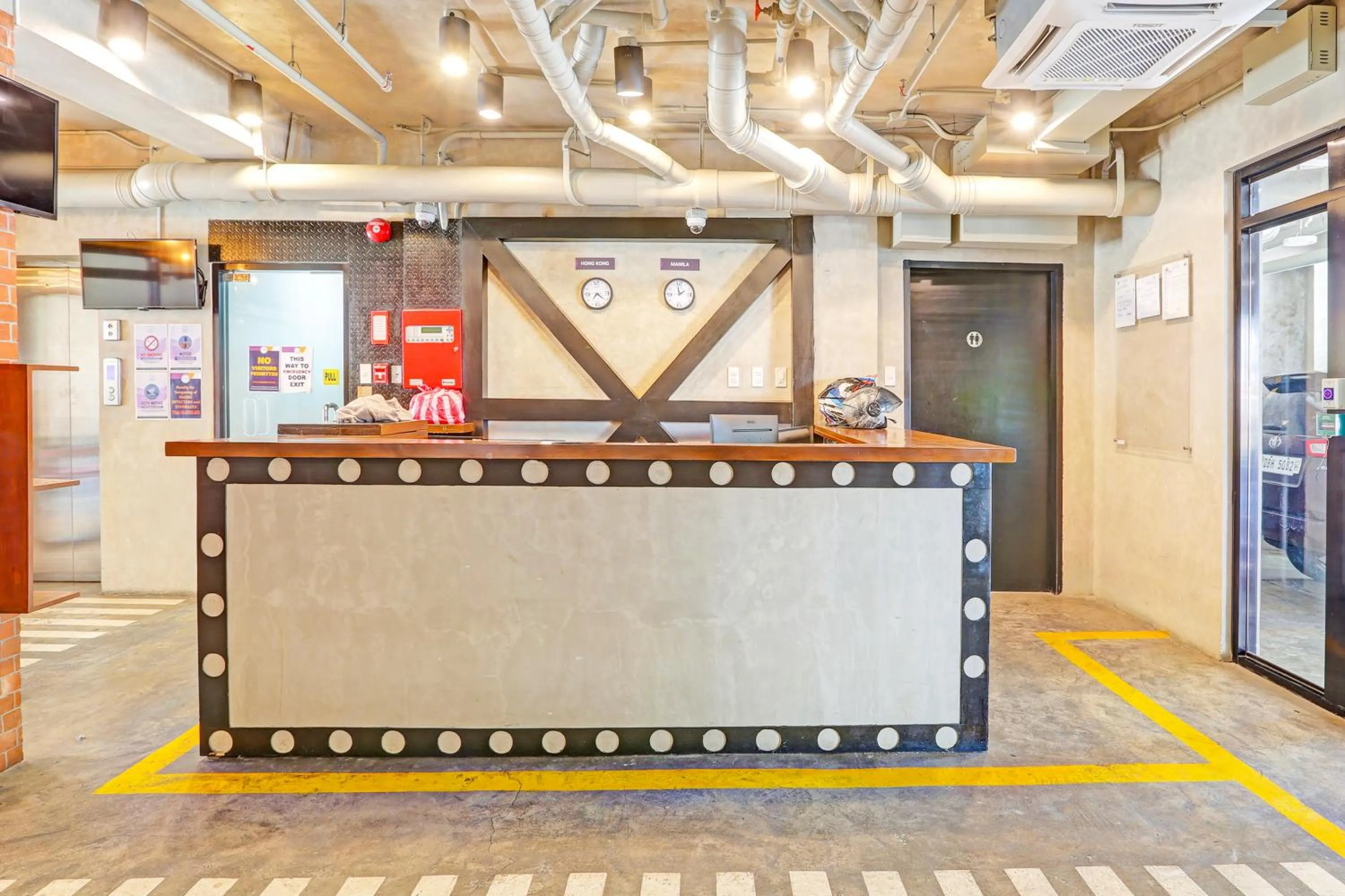 Lobby or reception in Spot On Hostel ,Taguig Manila Formerly MYTOWN HongKong