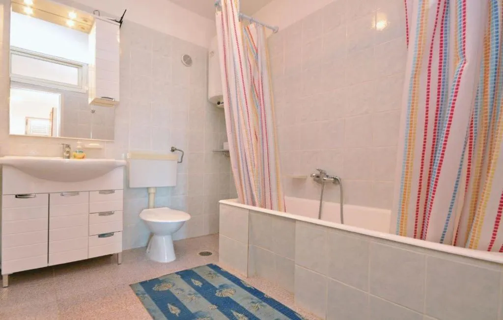 Shower in Apartments Coko