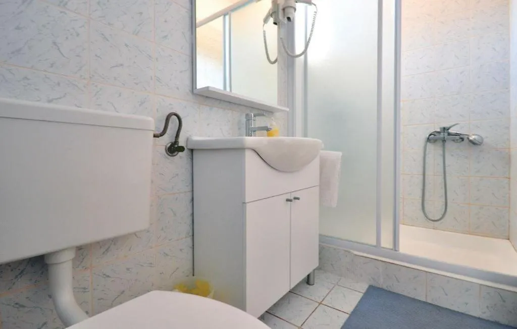 Shower in Apartments Coko