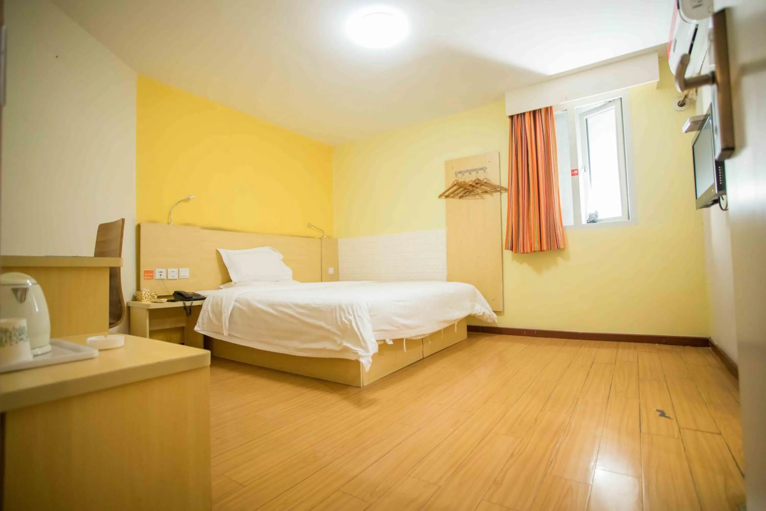 Bed in 7Days Inn Huizhou West Lake