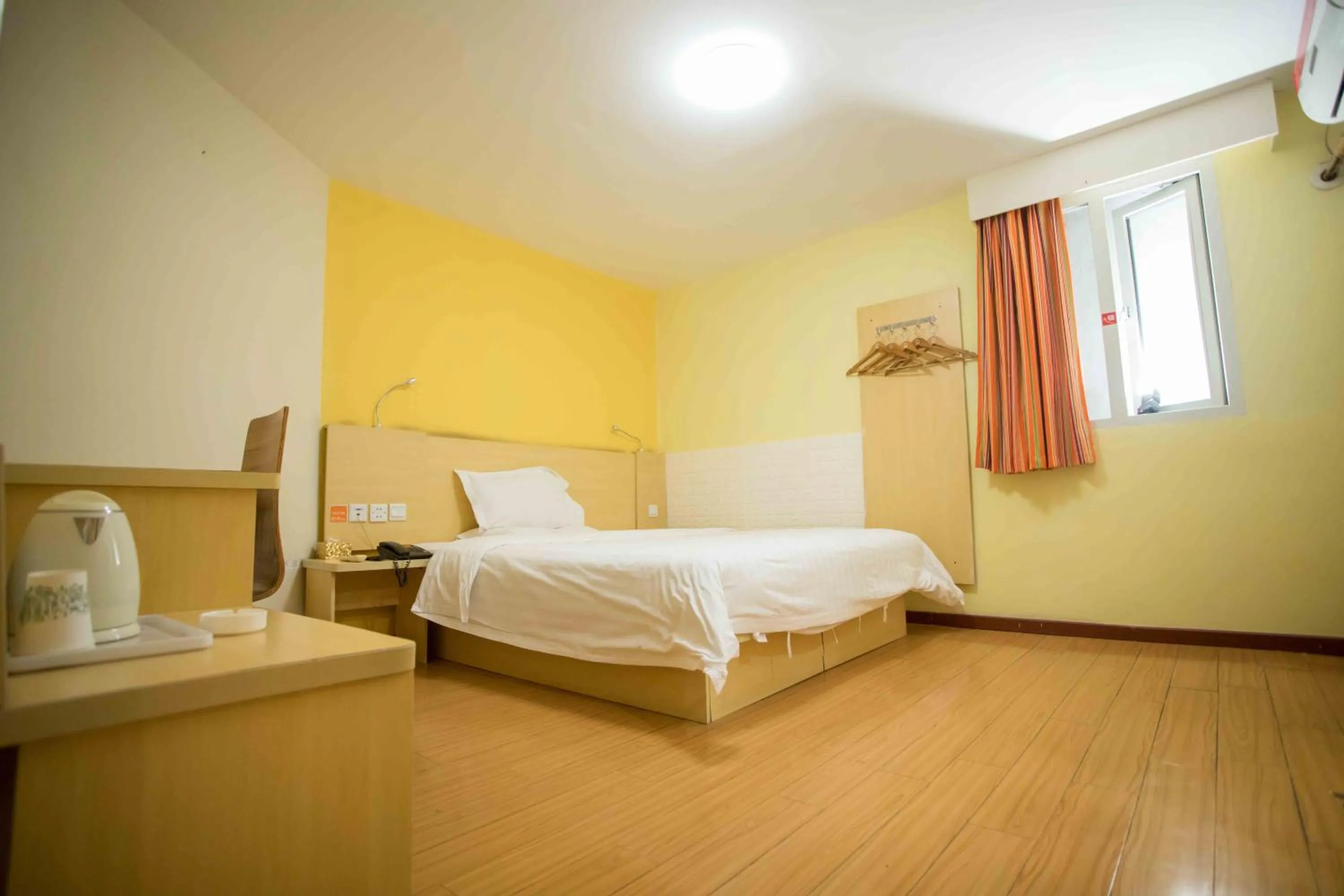 Bed in 7Days Inn Huizhou West Lake