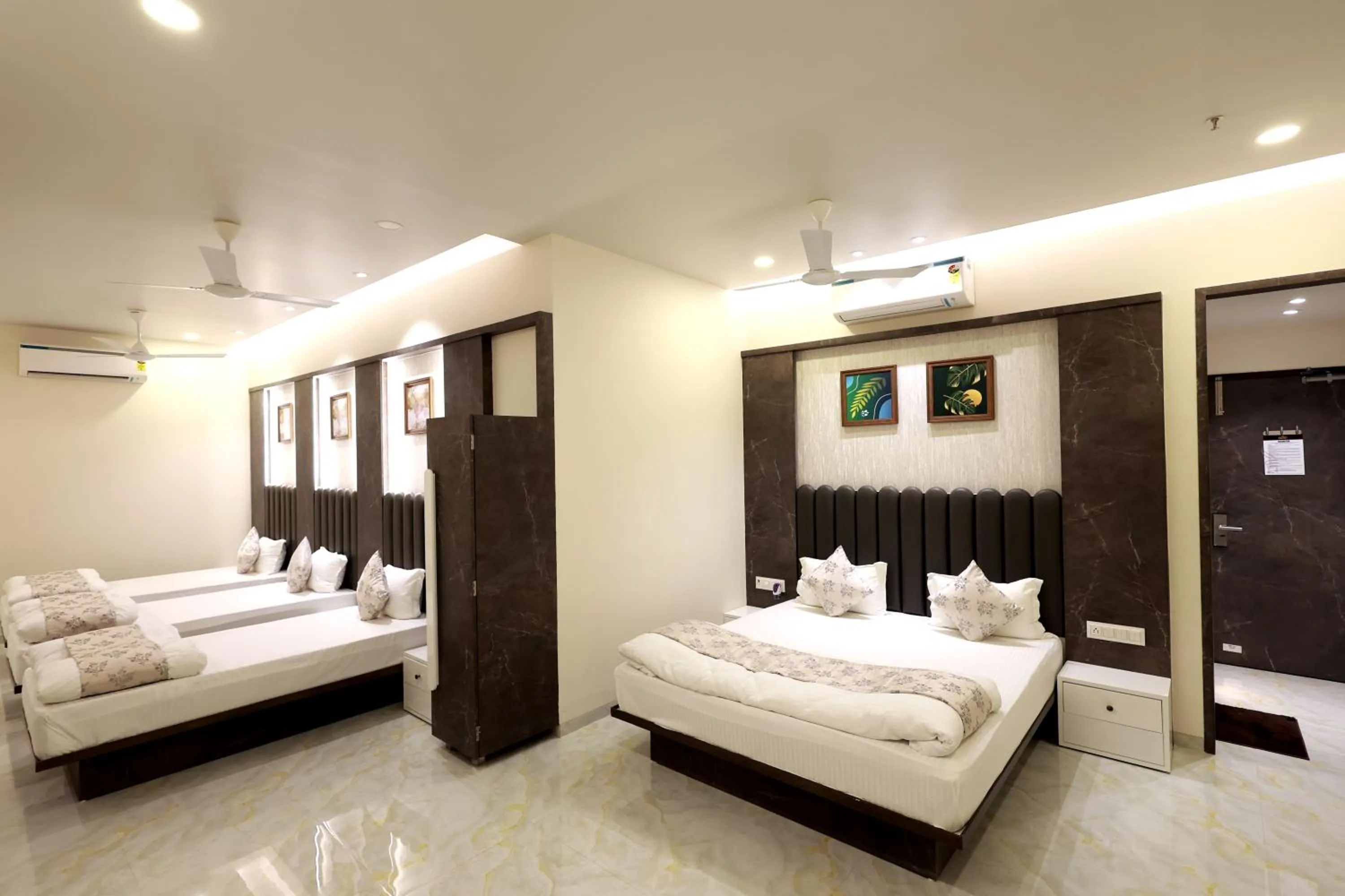 Bedroom, Bed in Hotel Grand Haveli