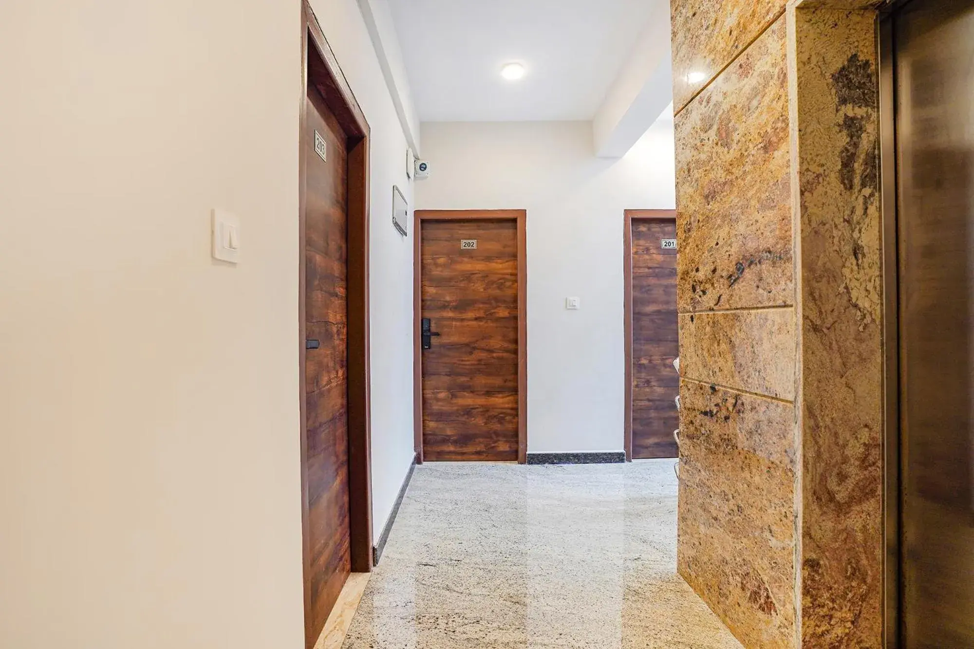 Lobby or reception in FabHotel The Pearl Boutique - Electronic City Lobby or reception in FabHotel The Pearl Boutique - Electronic City