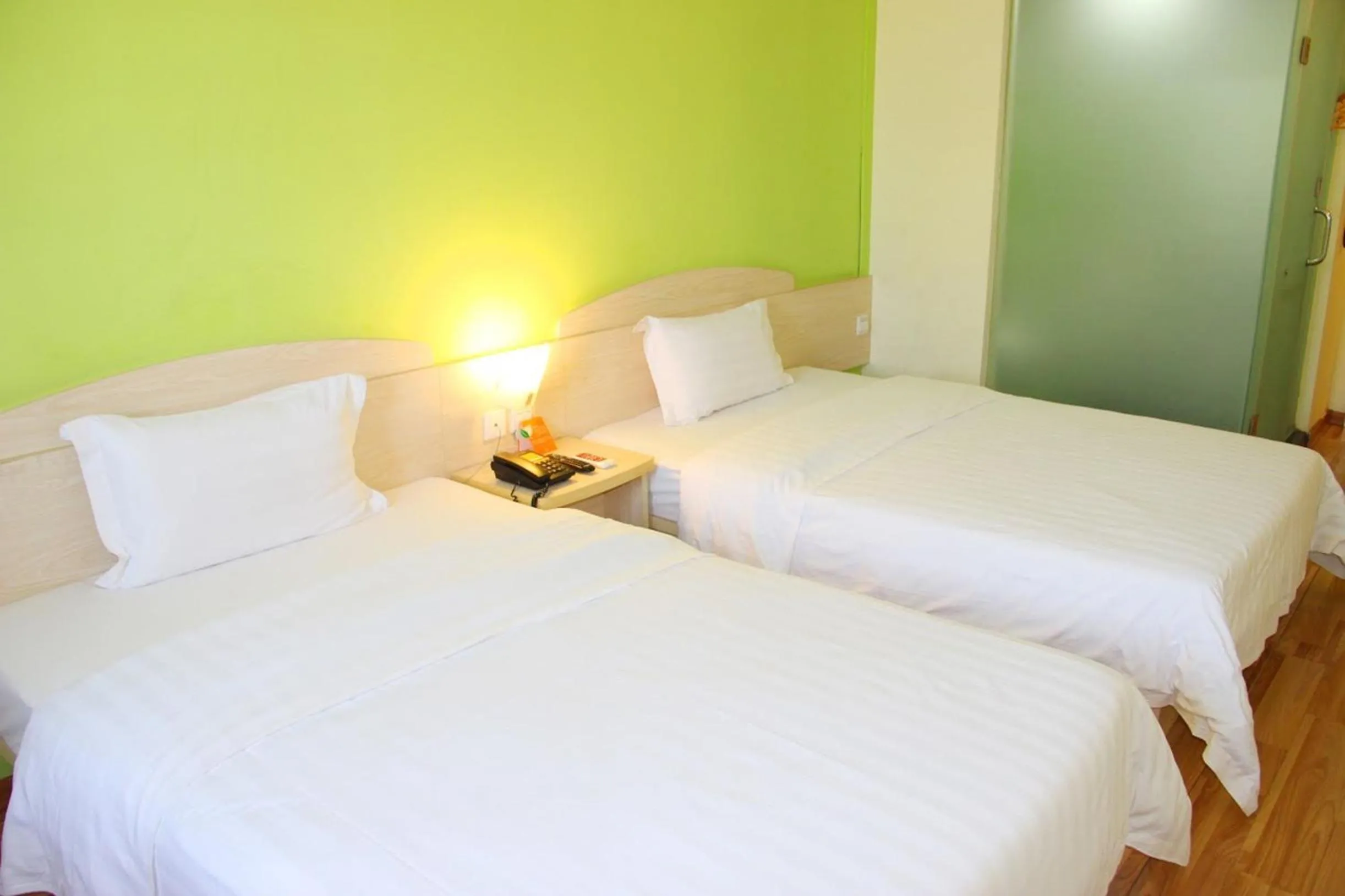 bunk bed, Bed in 7Days Inn Yingtan Center Square