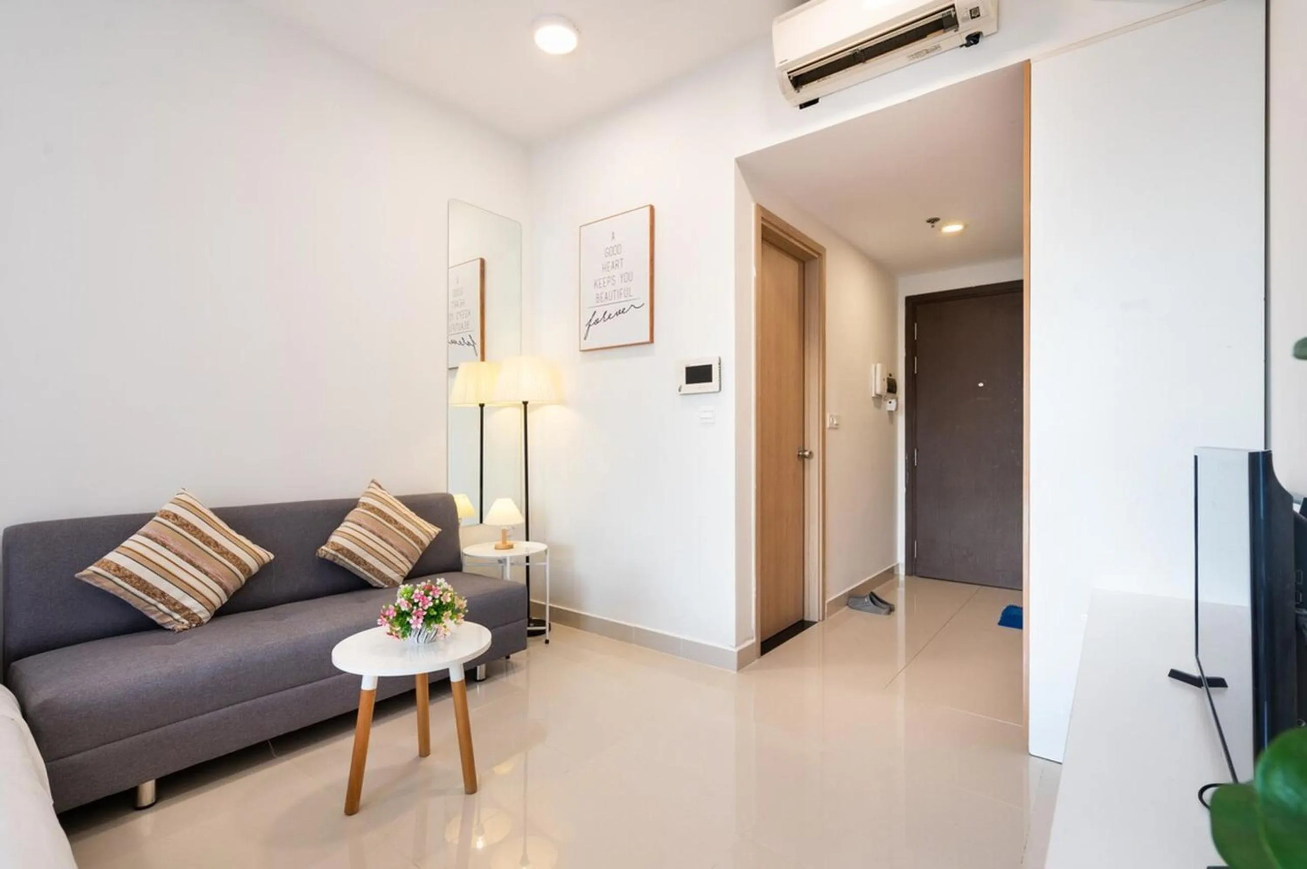 TV and multimedia in The RiverGate Apartments & Condo Saigon