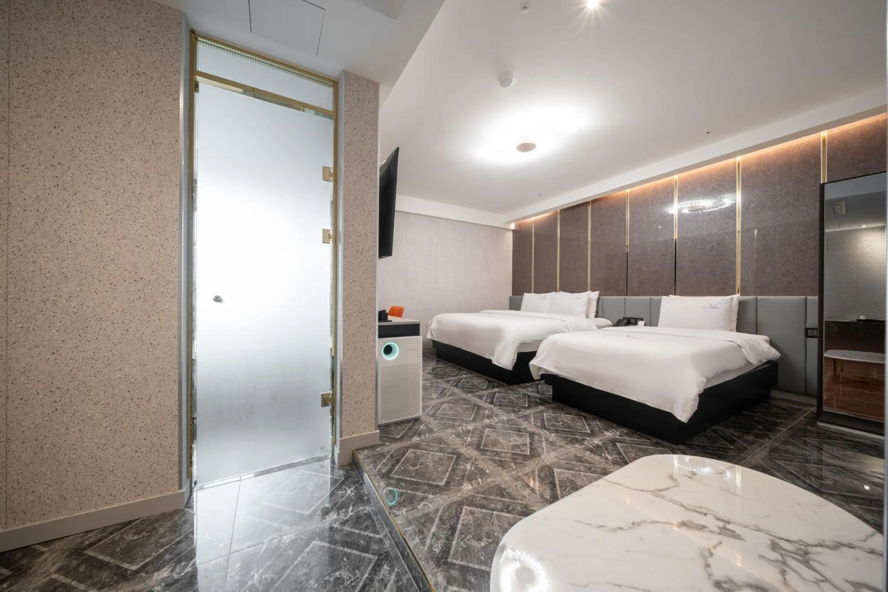 King Room with Two King Beds in Hotel Voll