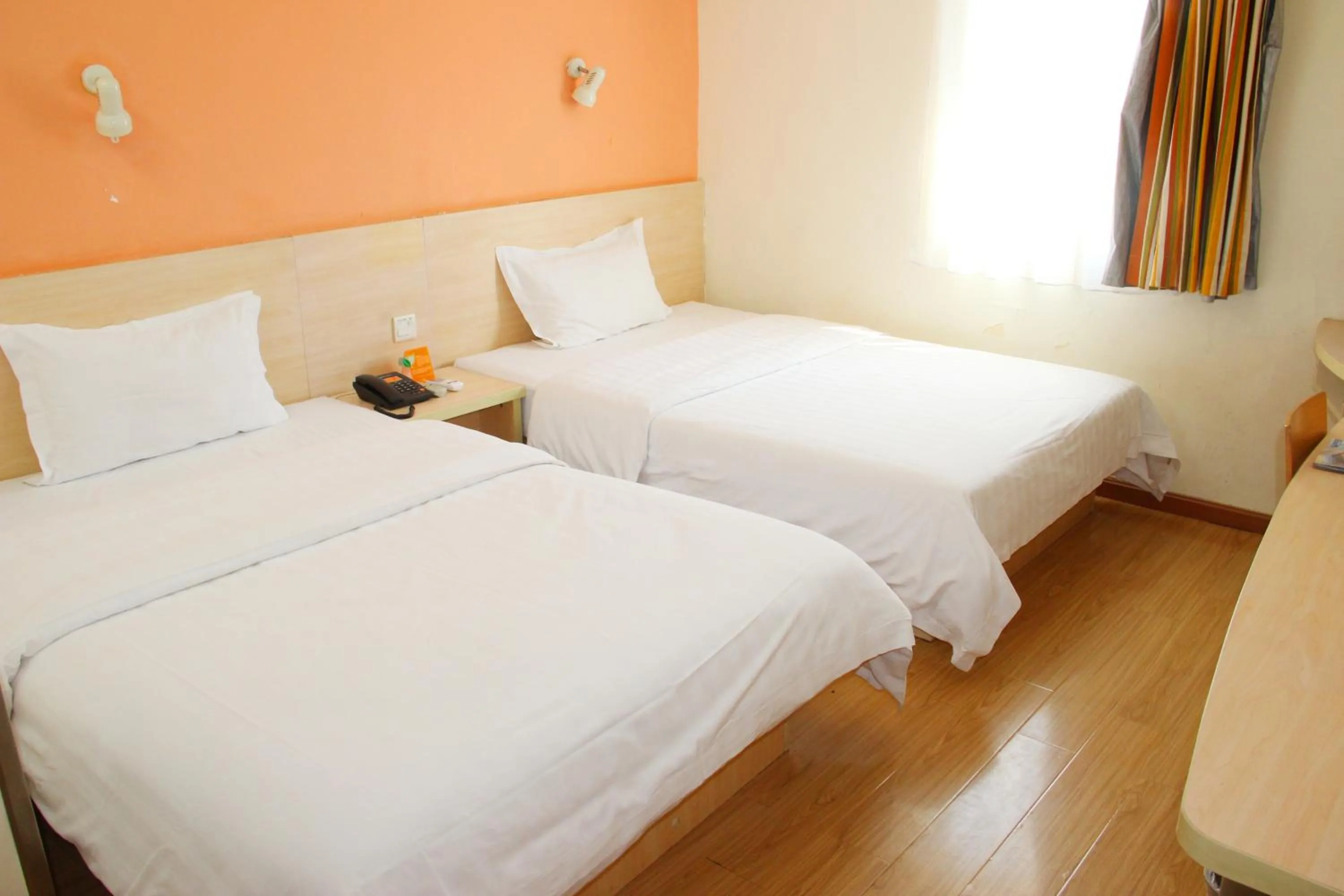 Bed in 7Days Inn Changsha Tianxin Park