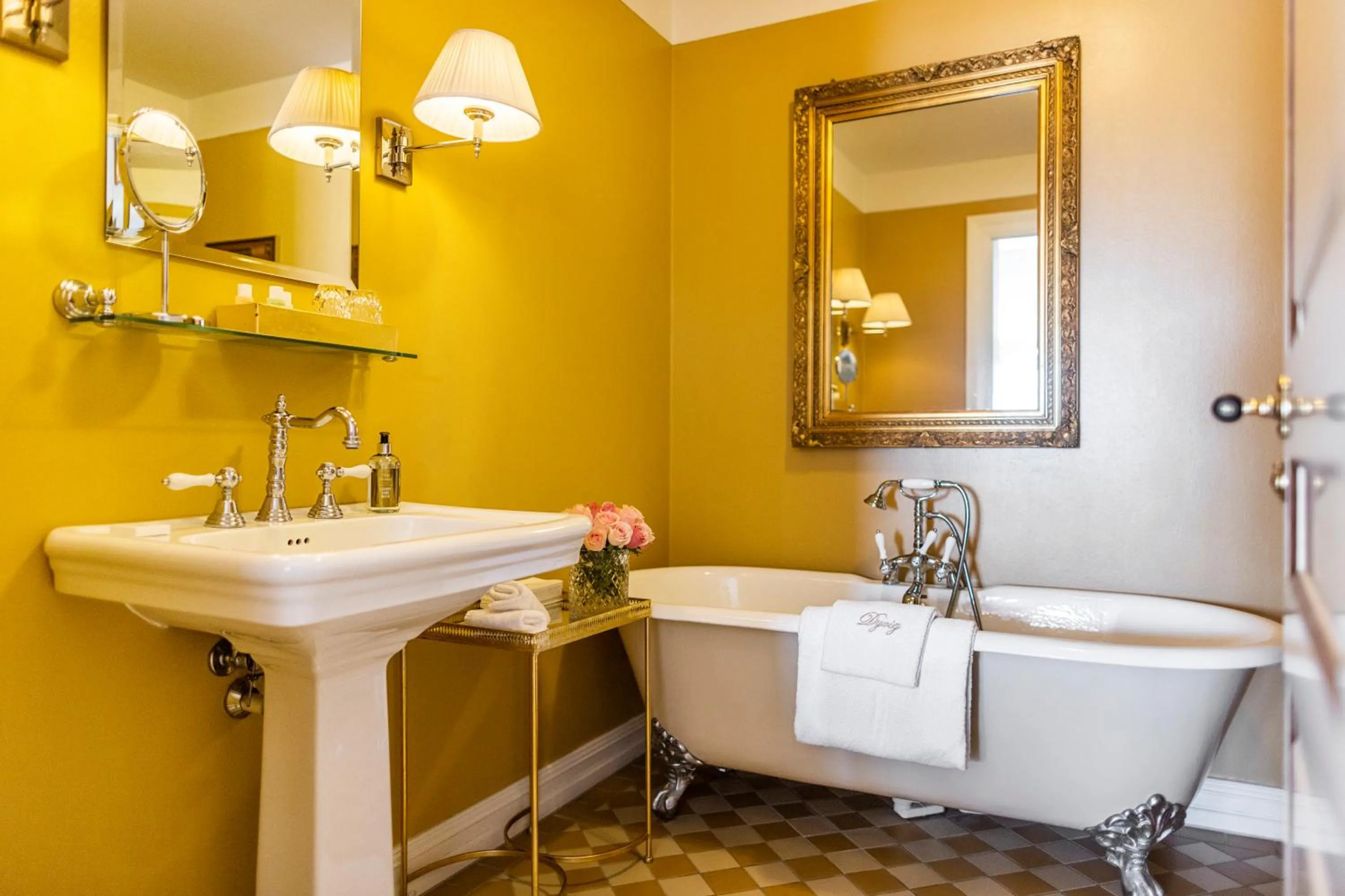 Bathroom in Dyvig Badehotel