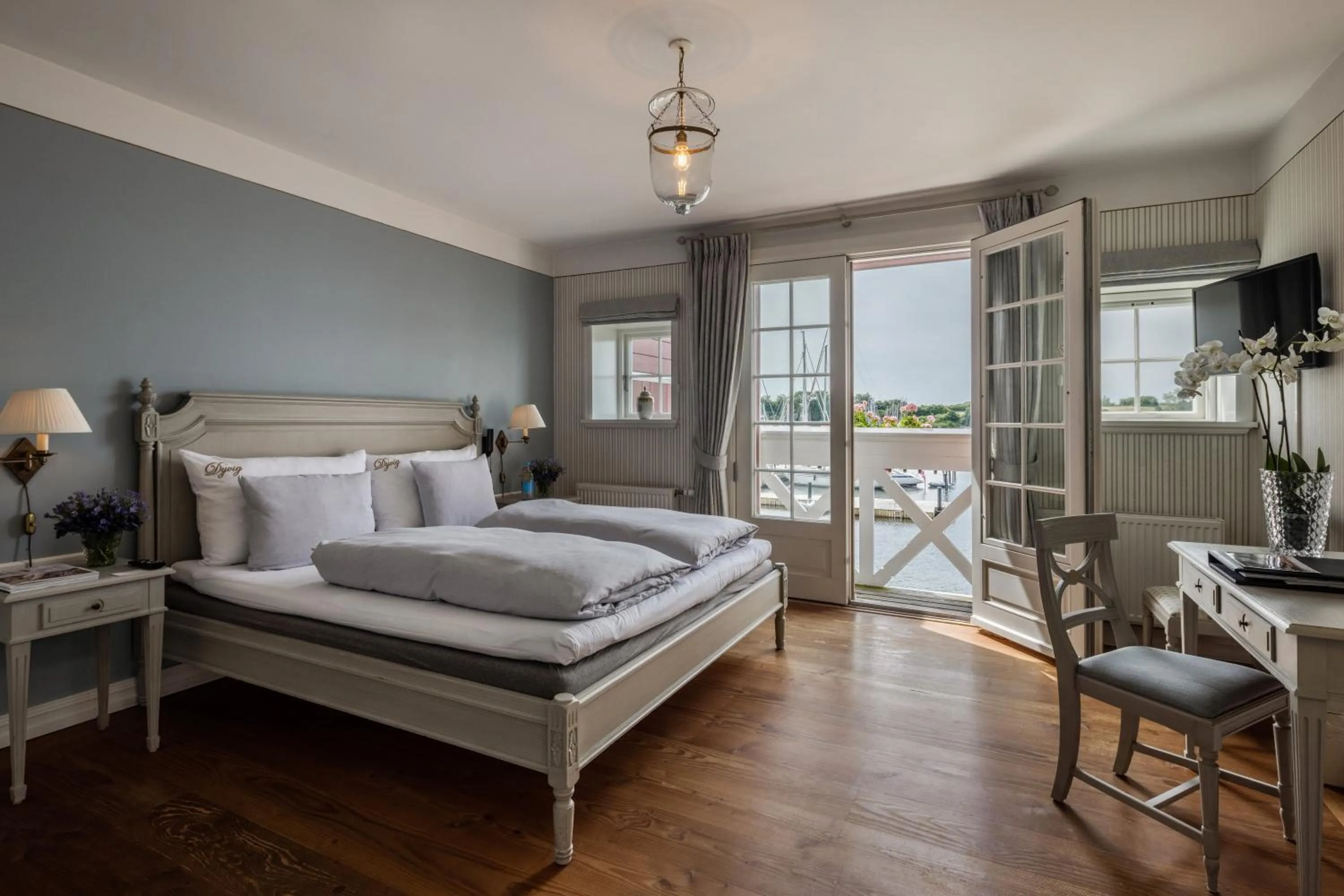 Bed in Dyvig Badehotel