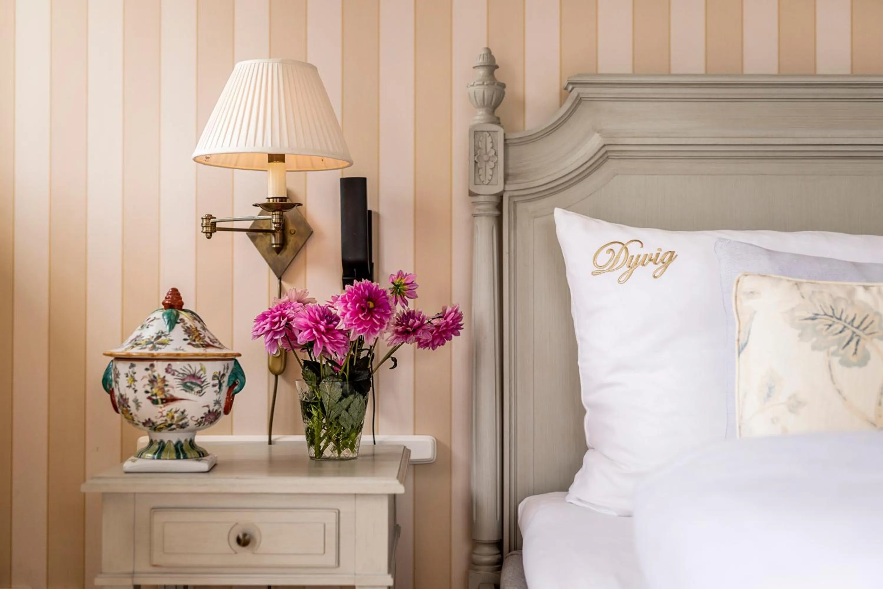 Bed in Dyvig Badehotel