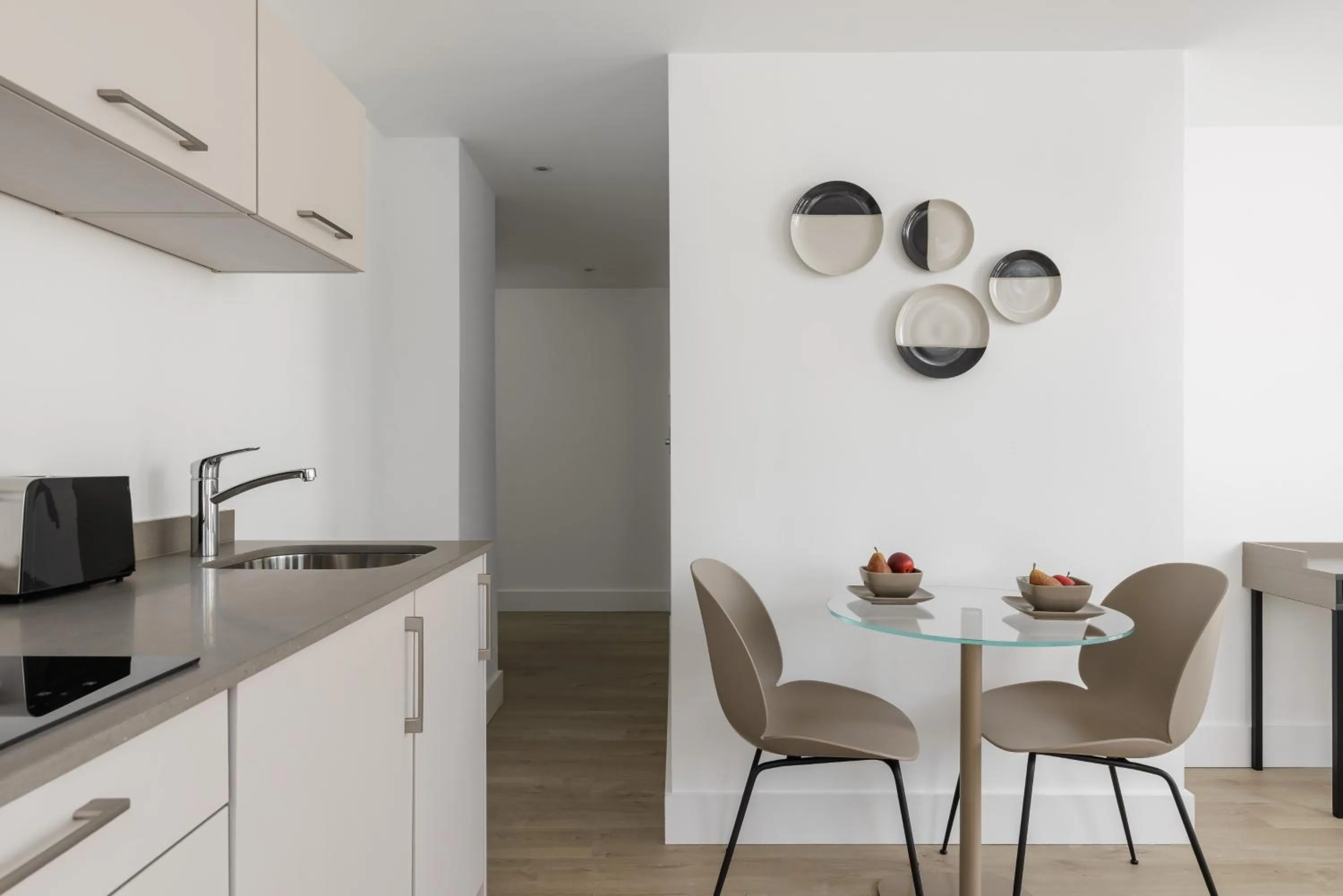 Kitchen or kitchenette in The Jubilee by Supercity Aparthotels