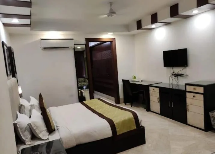 Bed in Aaron residency