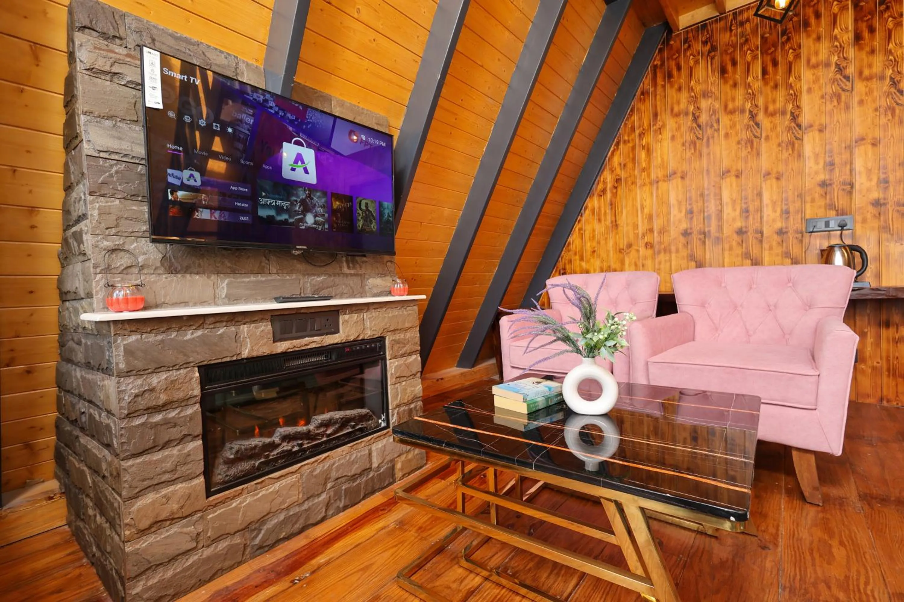 Communal lounge/ TV room in Koro Treehouse Resort Luxury Wooden Cottages and Villas with Private Pool