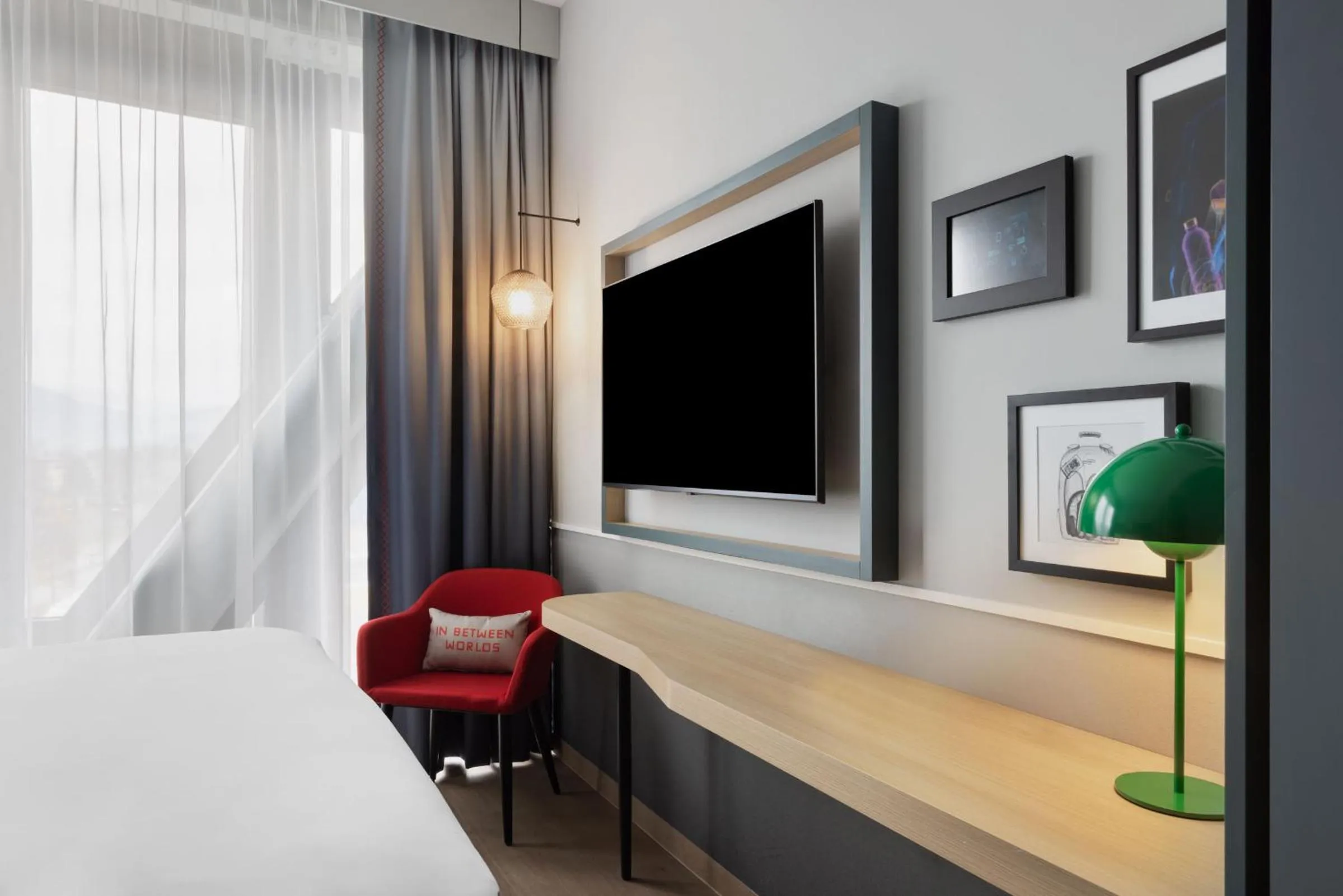 TV and multimedia, Bed in The Passenger, a Tribute Portfolio Hotel