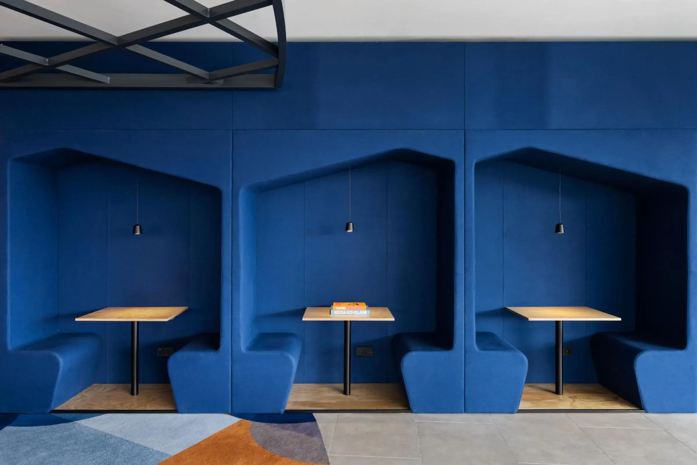 Lounge or bar in The Passenger, a Tribute Portfolio Hotel Lounge or bar in The Passenger, a Tribute Portfolio Hotel