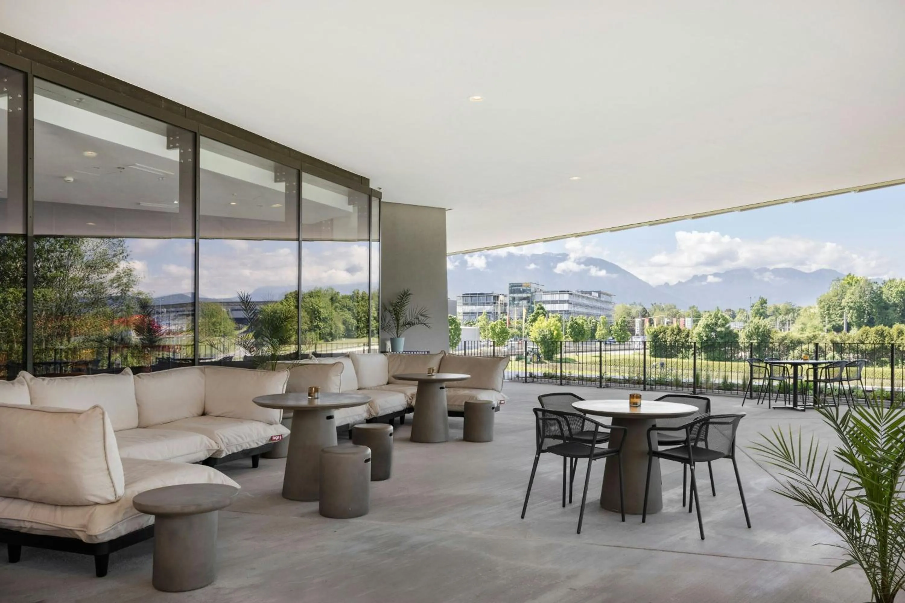 Restaurant/places to eat in The Passenger, a Tribute Portfolio Hotel