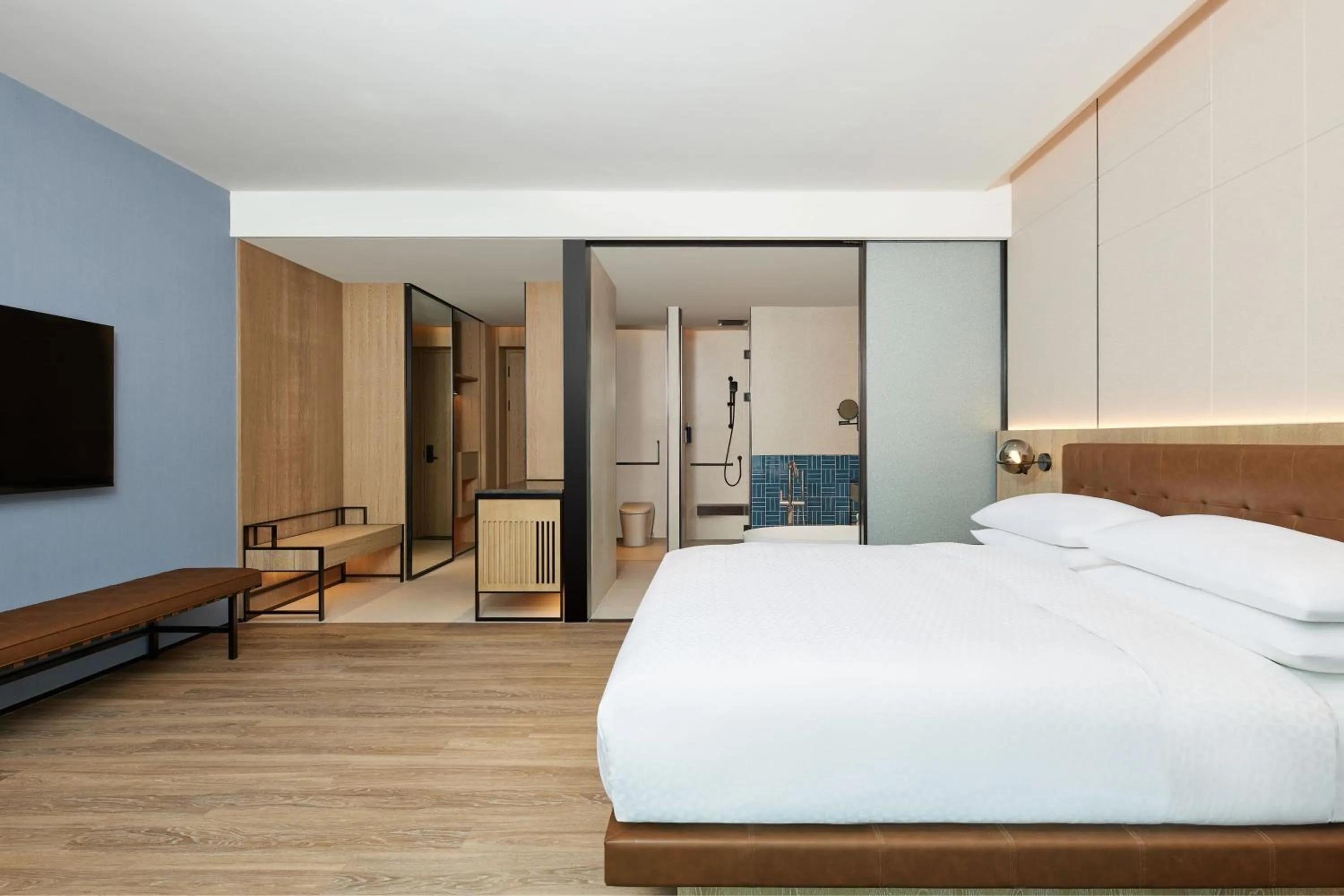 Photo of the whole room, Bed in Four Points by Sheraton Huzhou