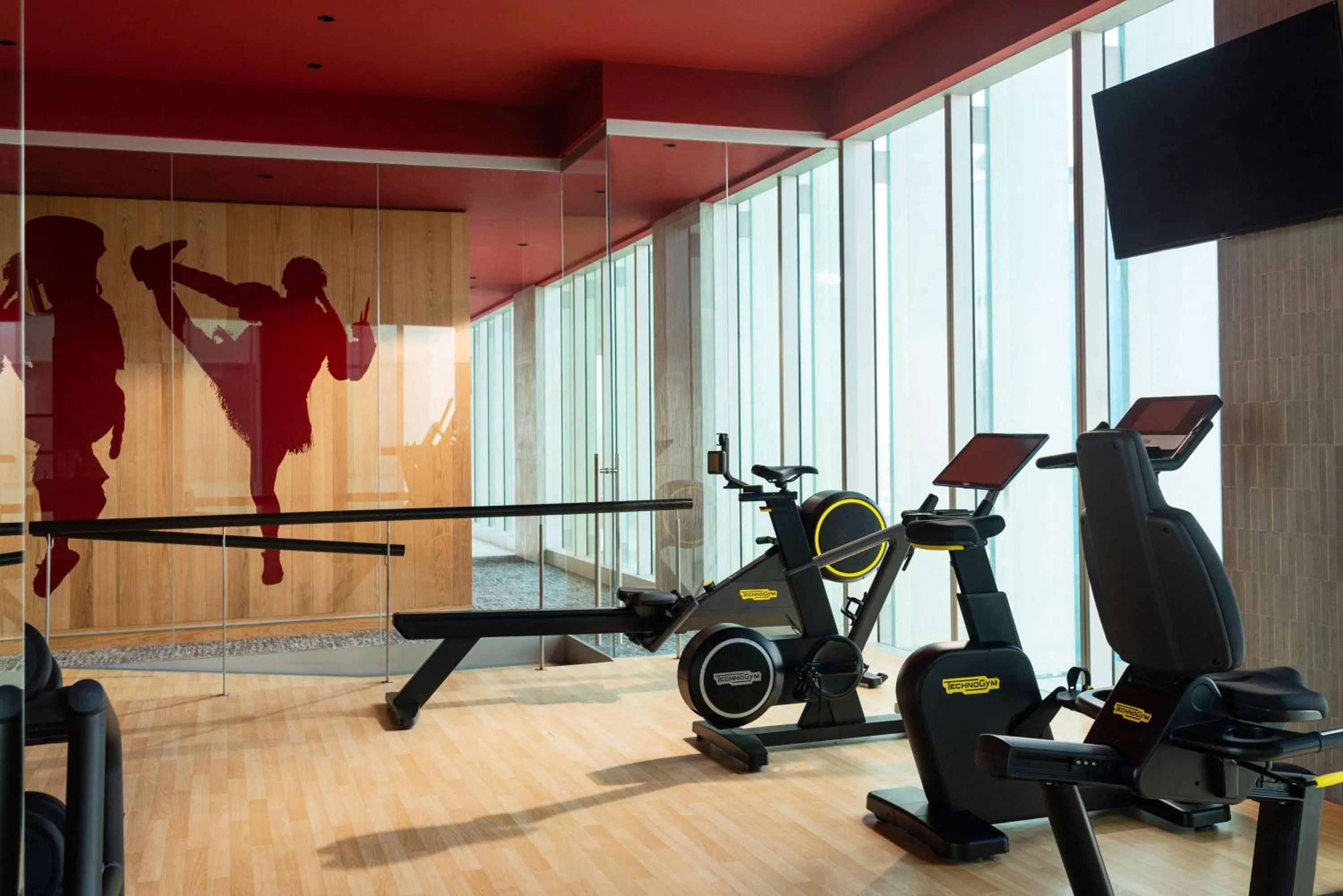 Fitness centre/facilities in Nhow Lima