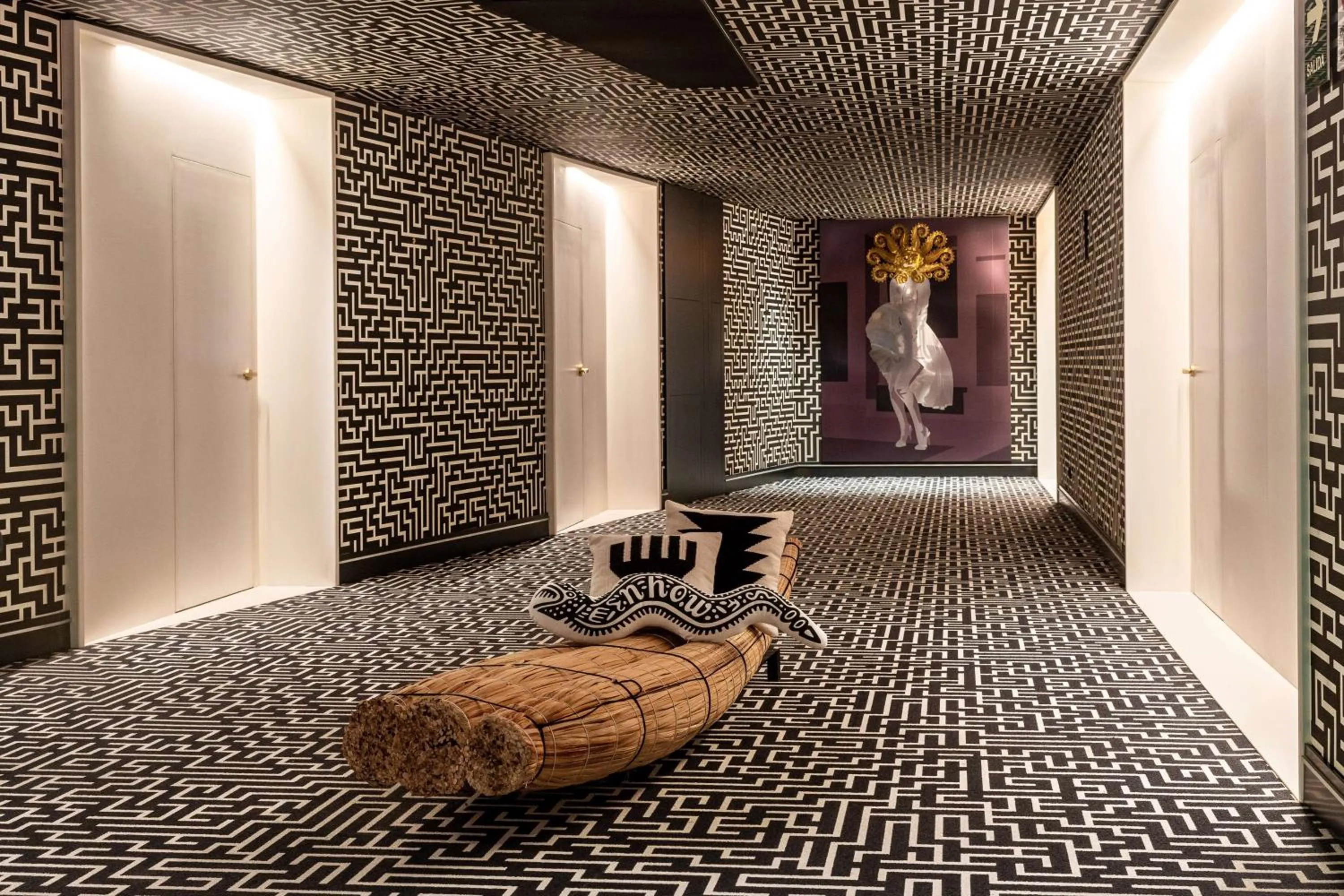 Property building in Nhow Lima