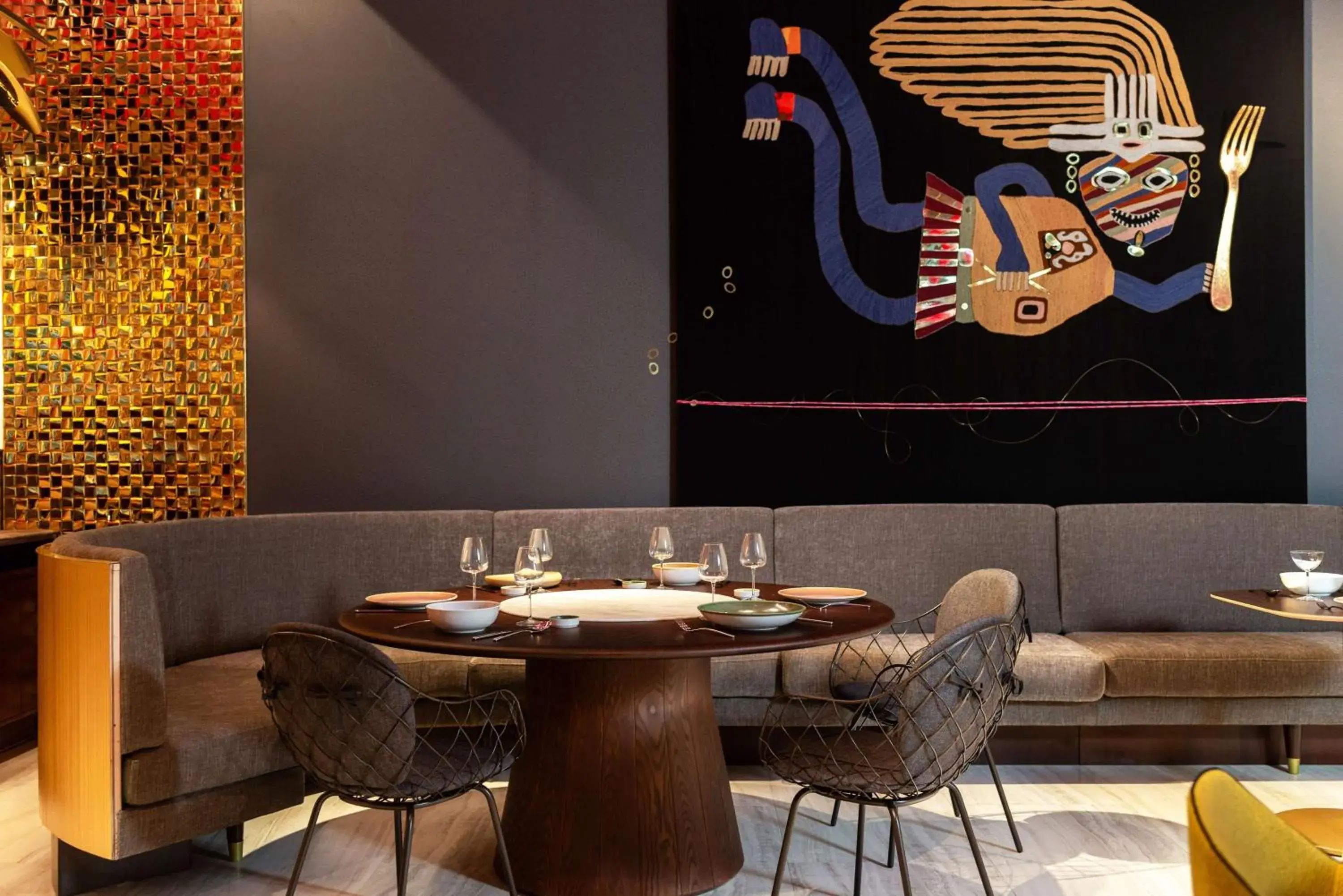 Restaurant/places to eat in Nhow Lima Restaurant/places to eat in Nhow Lima