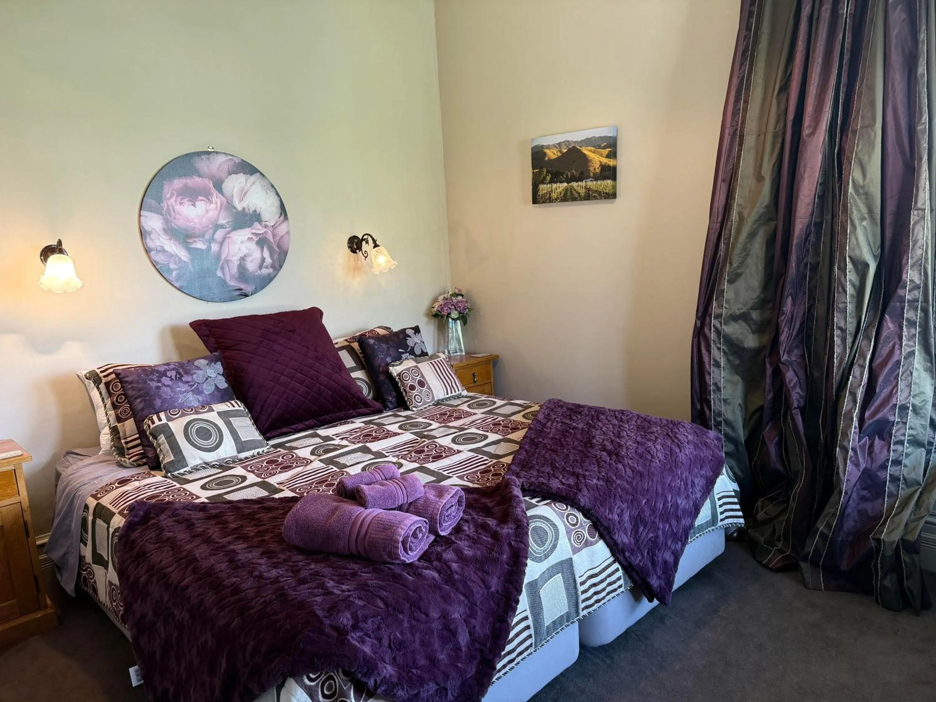 Bedroom, Bed in Anglesea House Inn