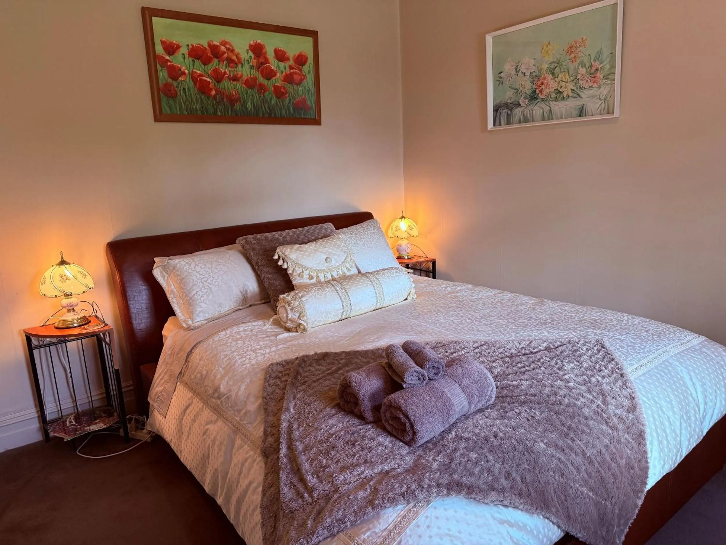 Bed in Anglesea House Inn