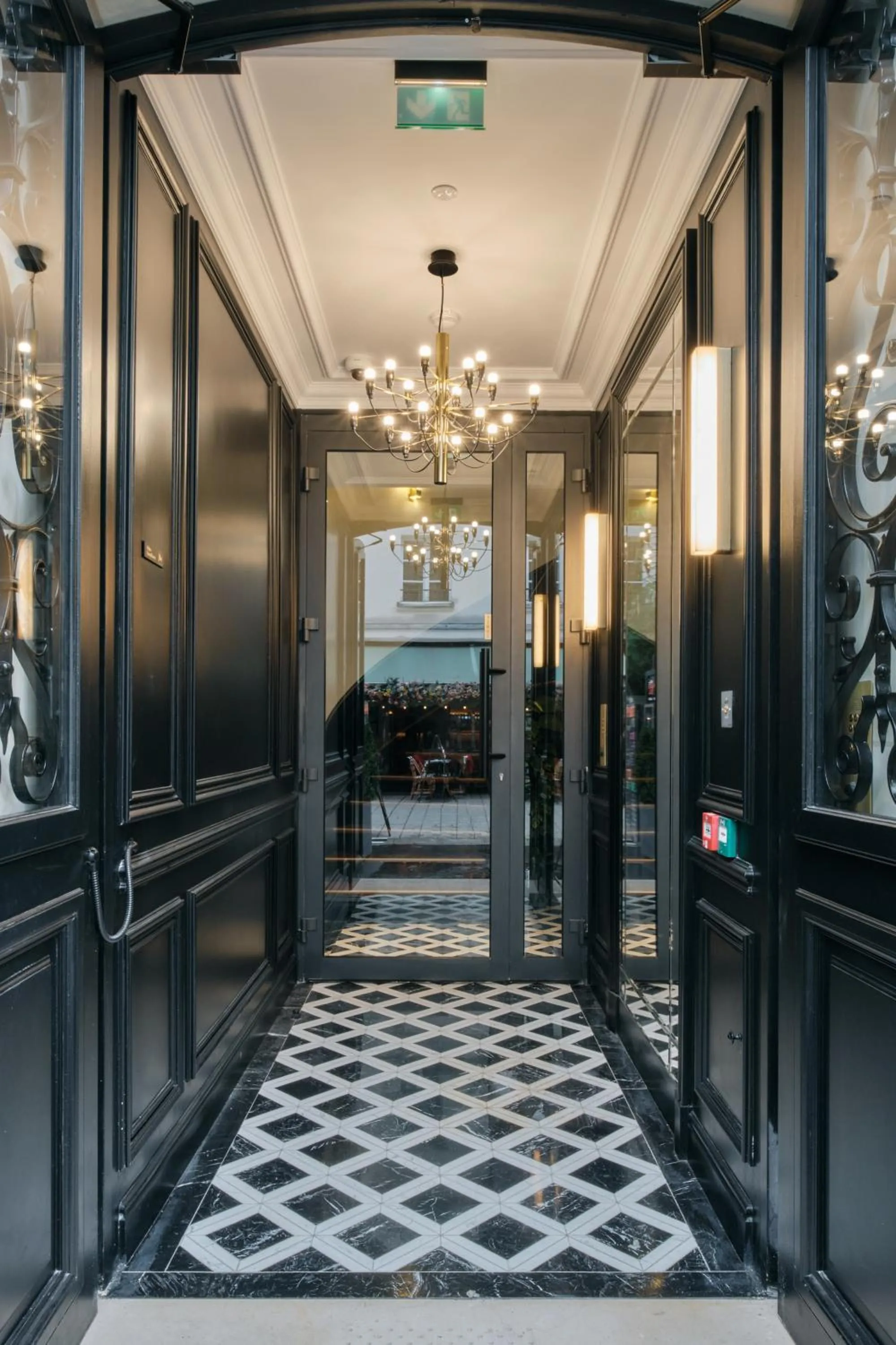 Facade/entrance in Nestay Les Halles