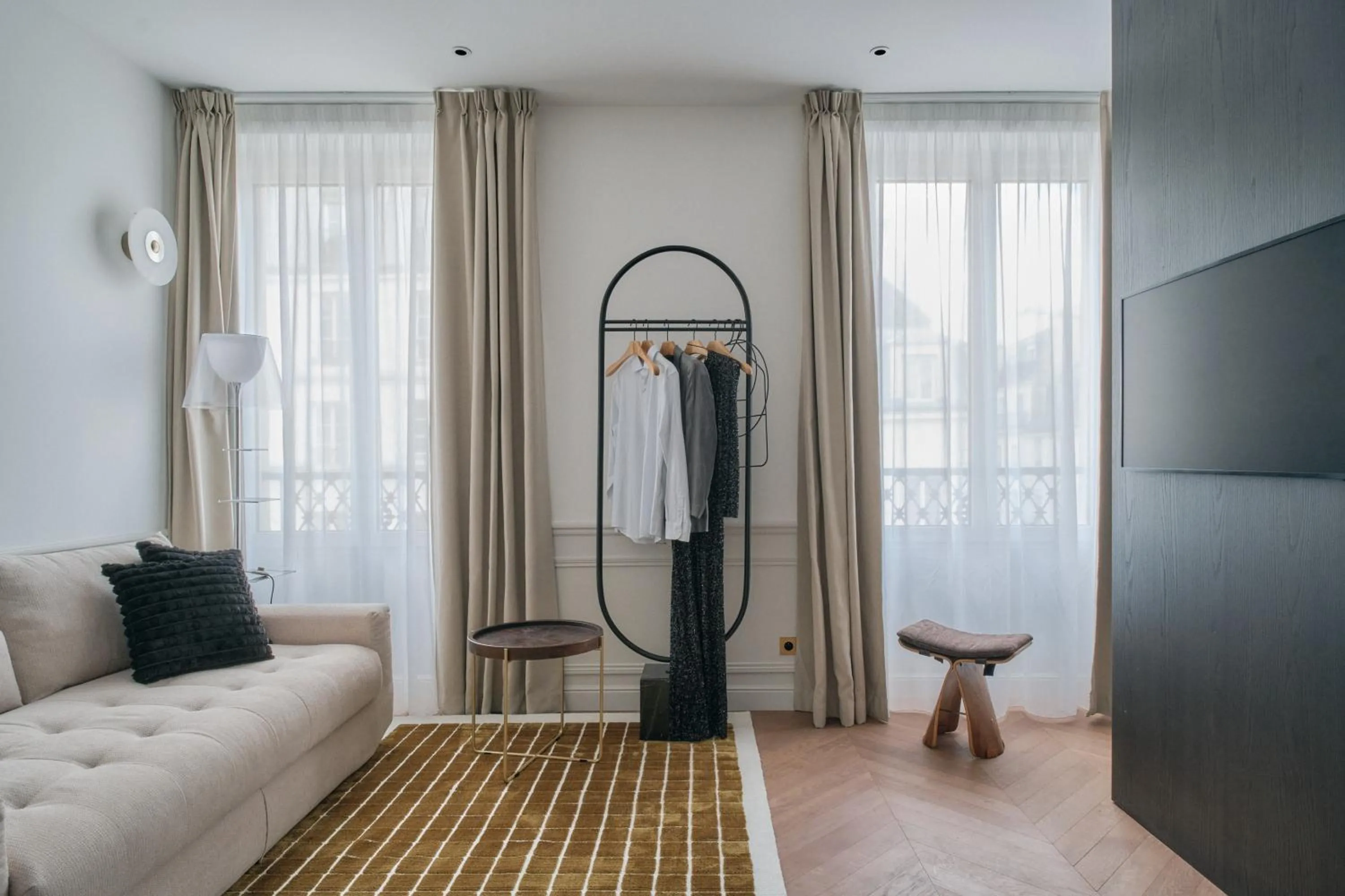 wardrobe, Bed in Nestay Les Halles