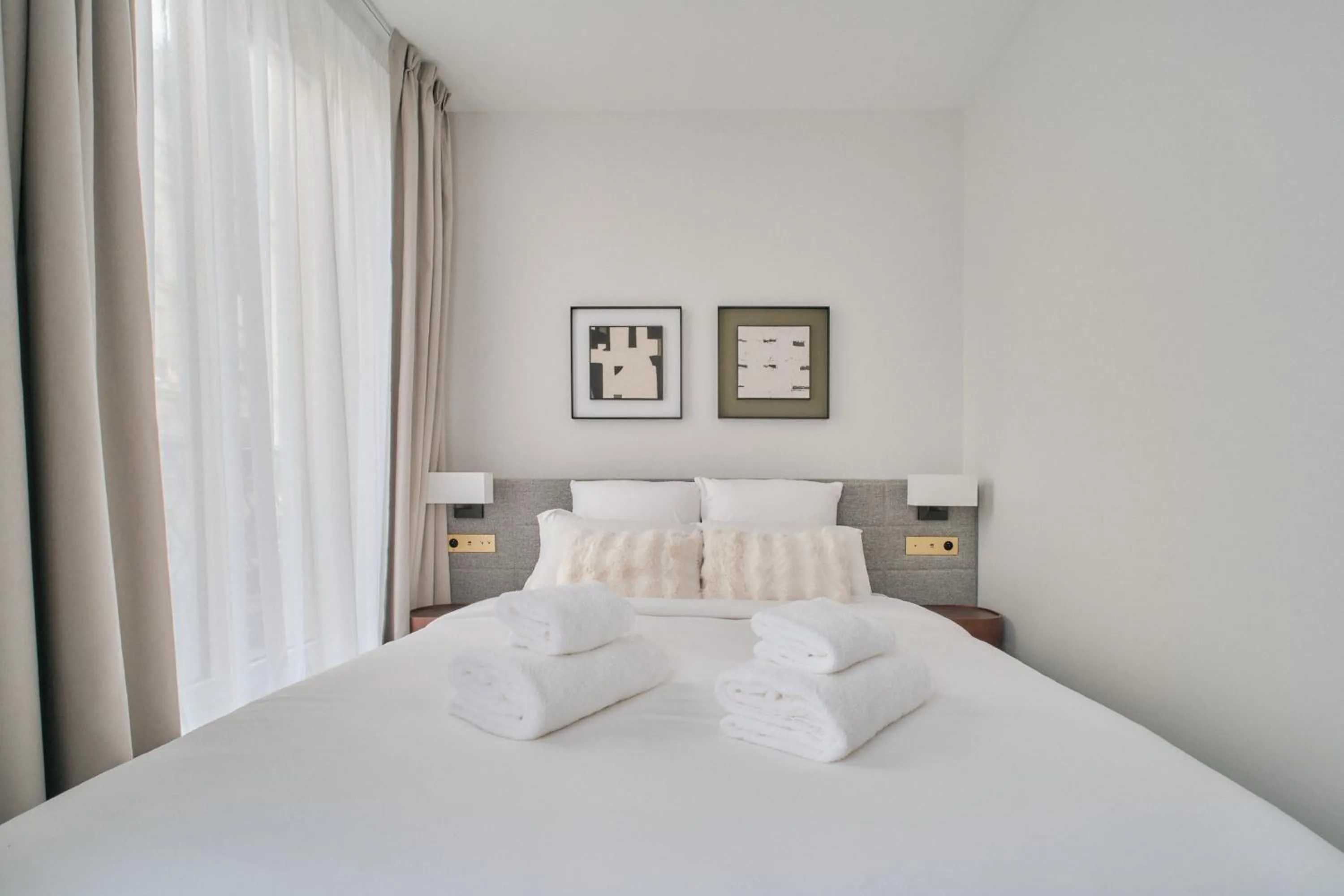 Bed in Nestay Les Halles