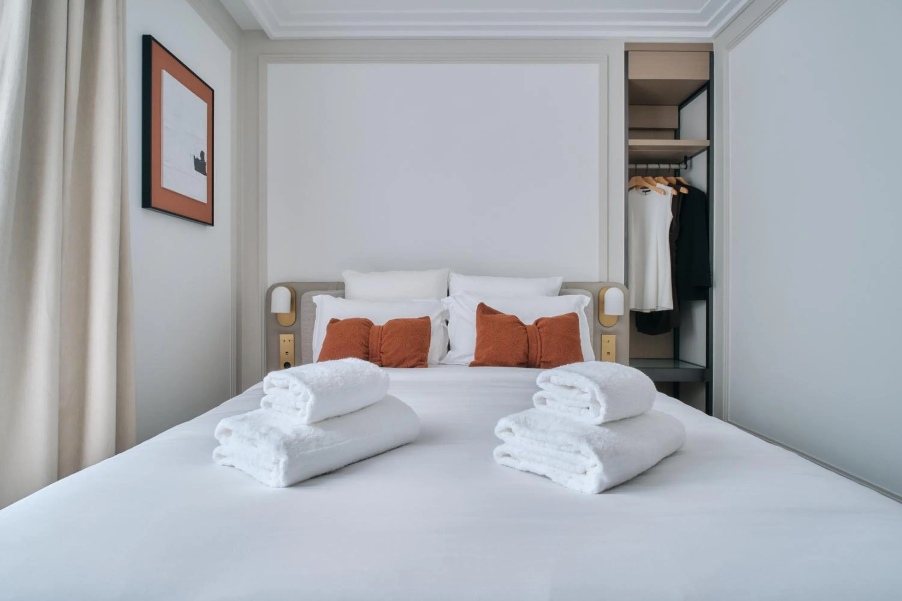 Bed in Nestay Les Halles