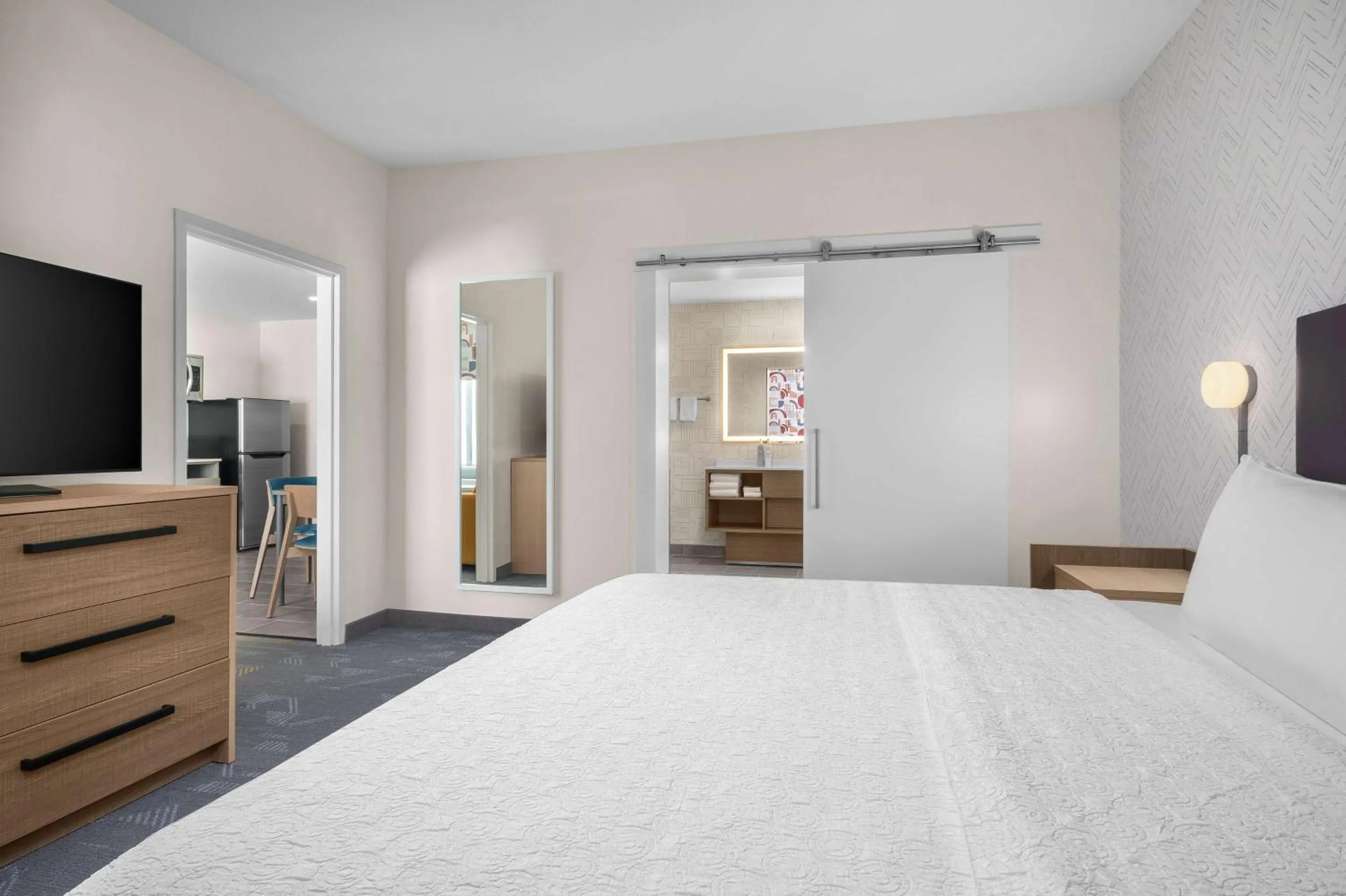 Bed in Home2 Suites By Hilton Eureka