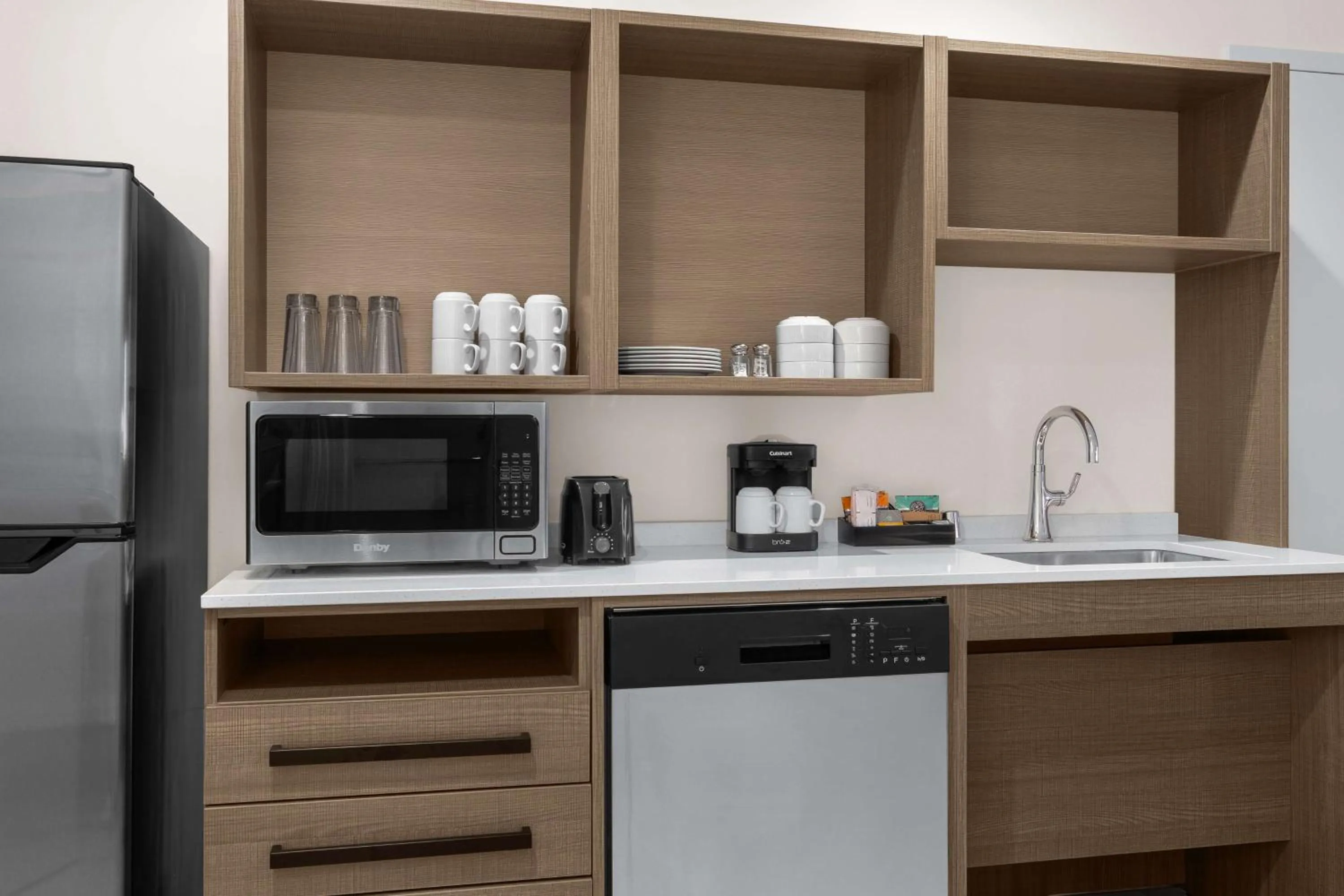 Kitchen or kitchenette in Home2 Suites By Hilton Eureka