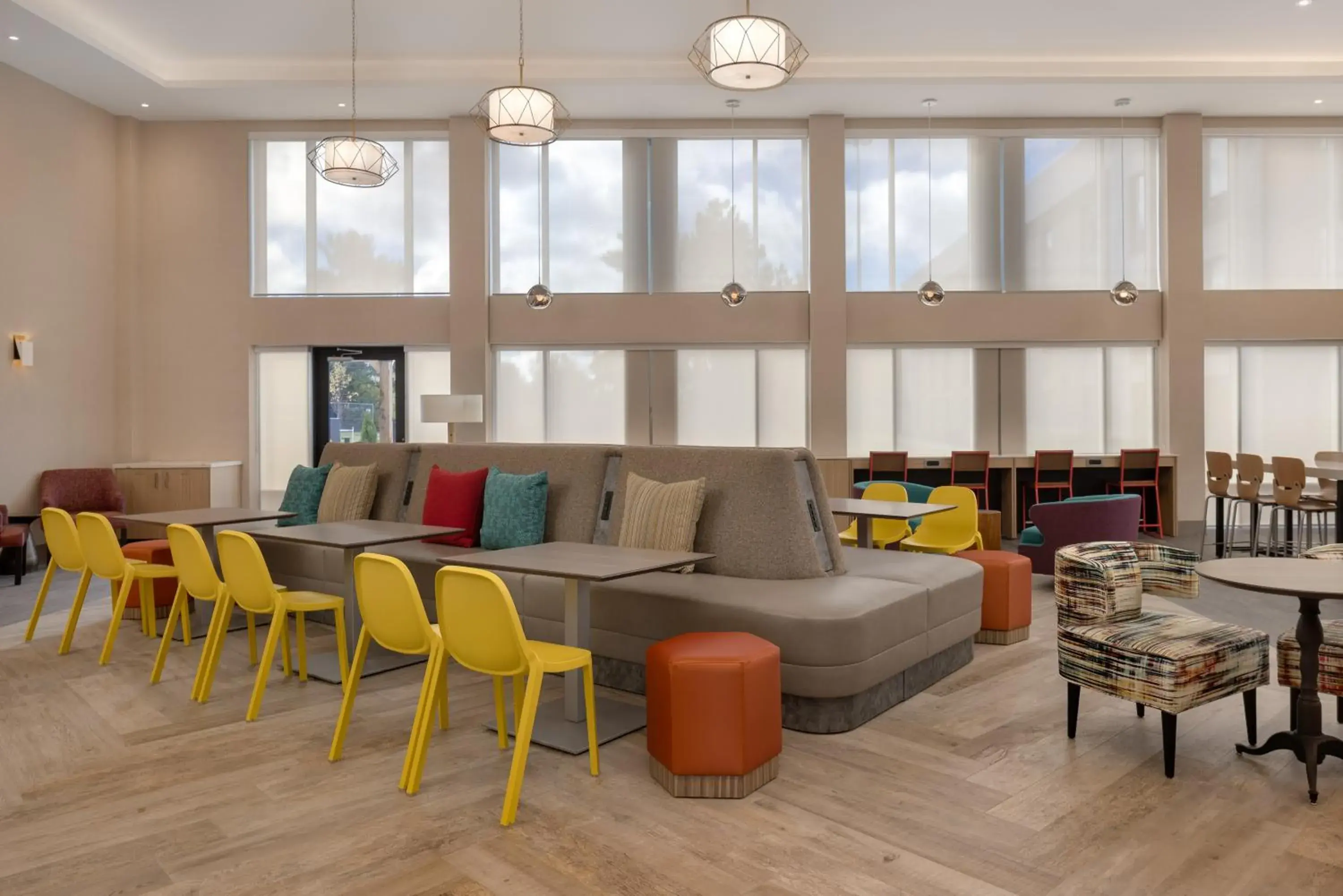 Property building in Home2 Suites By Hilton Kitchener Property building in Home2 Suites By Hilton Kitchener