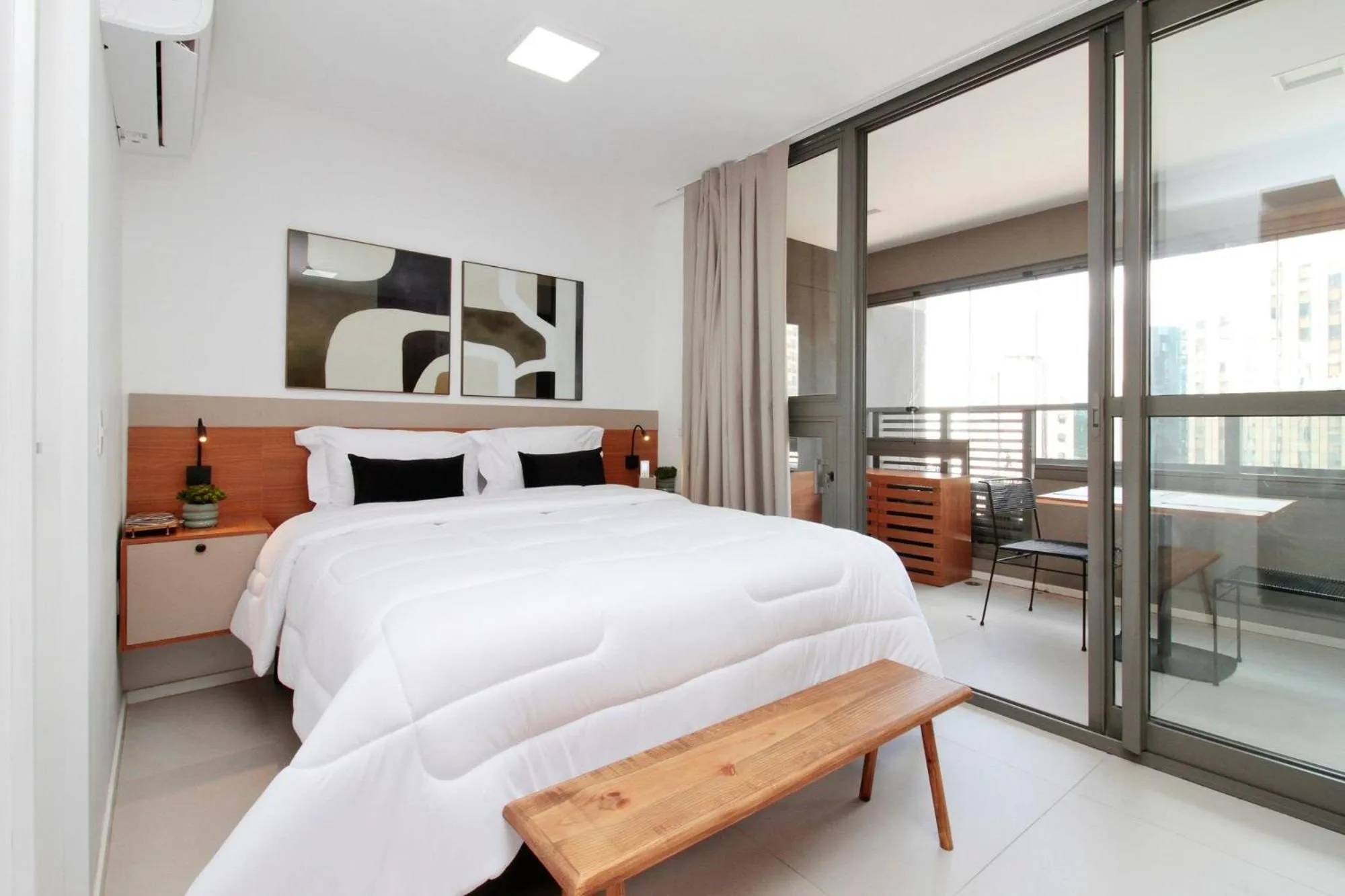 Studio Apartment with Balcony in DSG Itaim