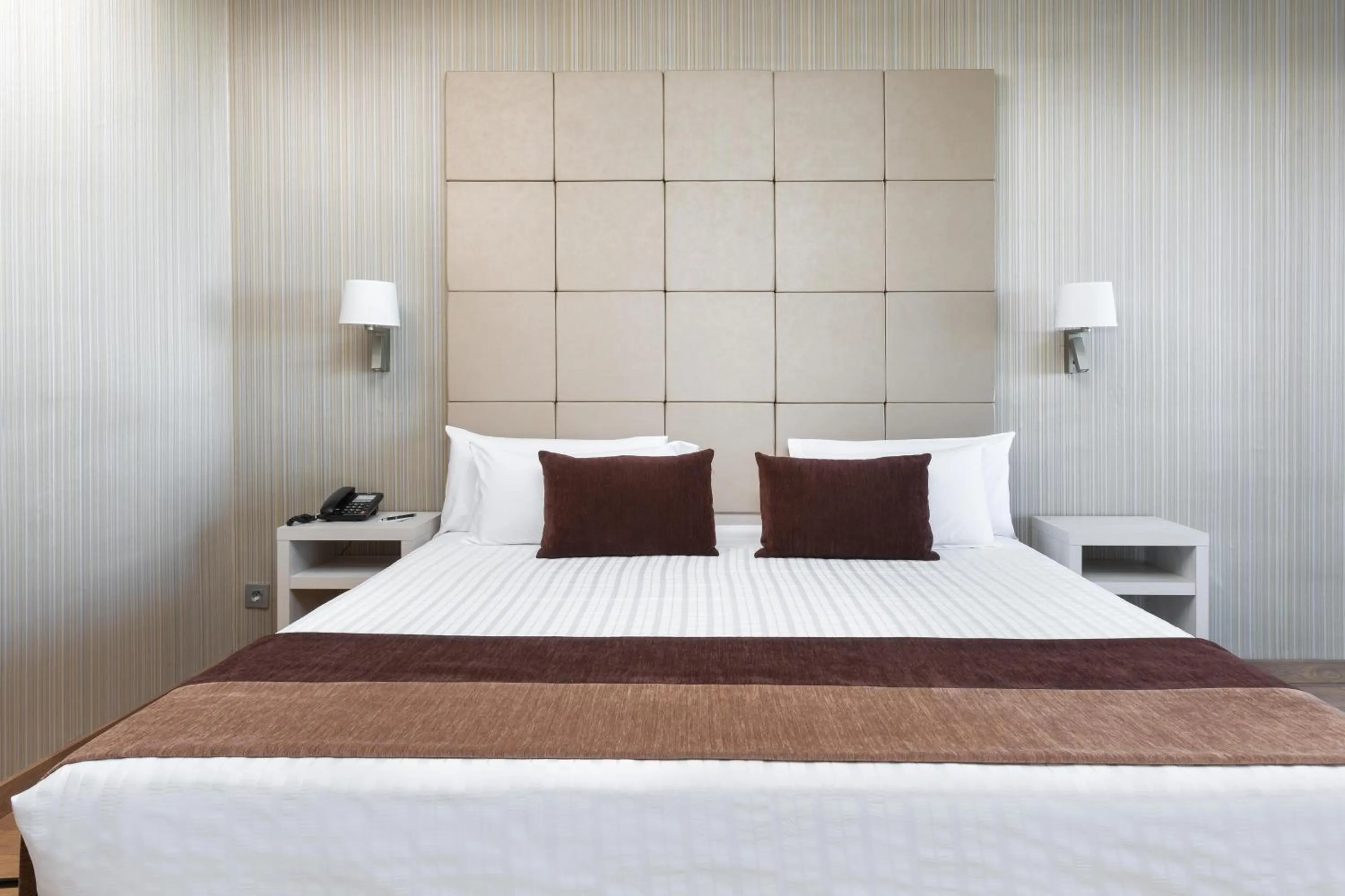 Photo of the whole room, Bed in Hotel Best Semiramis