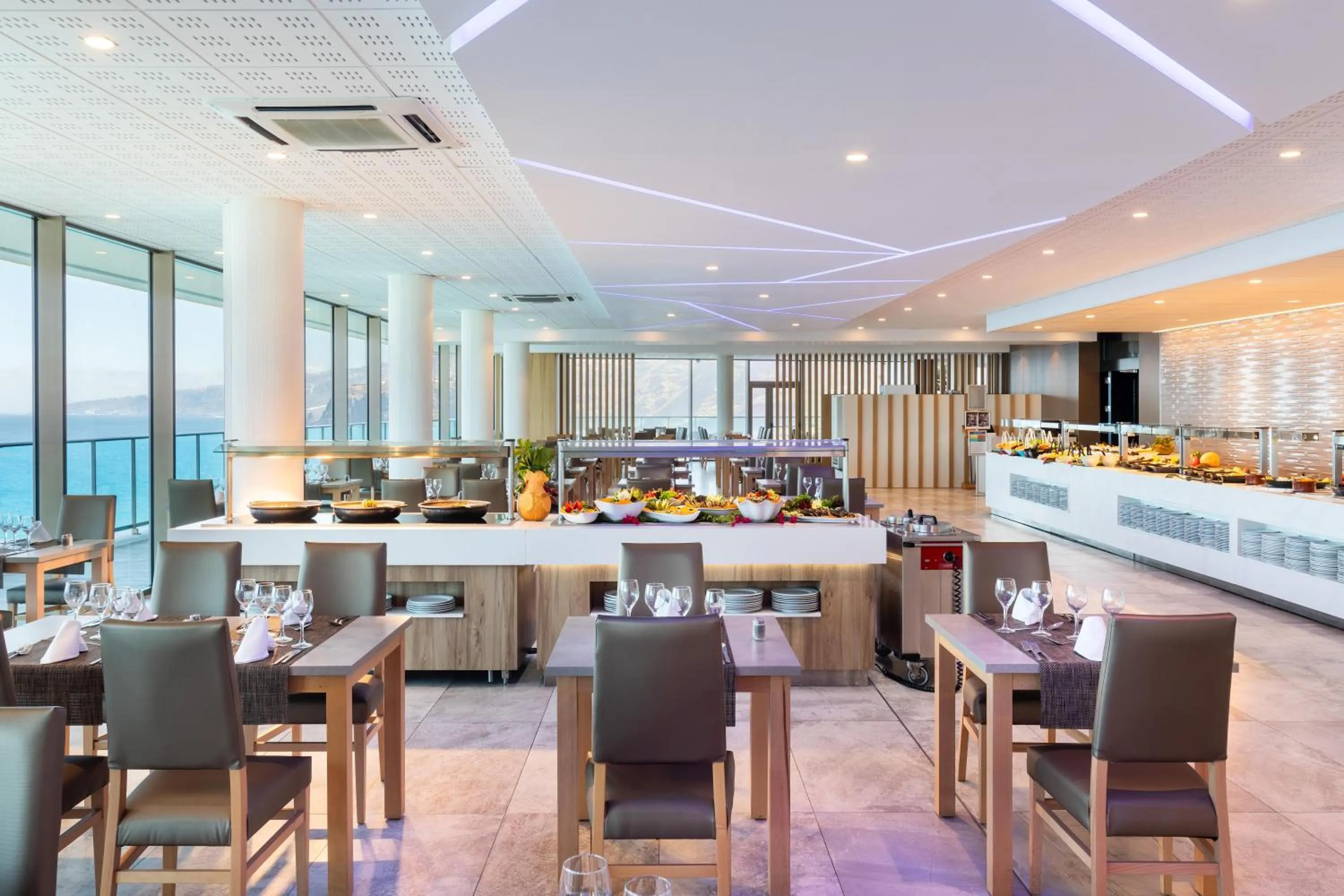 Restaurant/places to eat in Hotel Best Semiramis