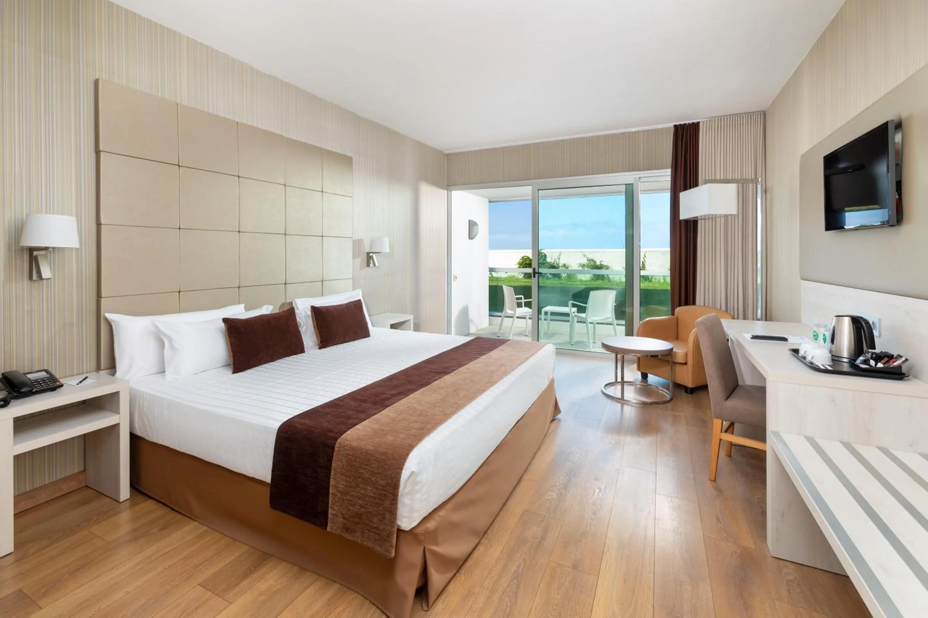 Photo of the whole room, Bed in Hotel Best Semiramis