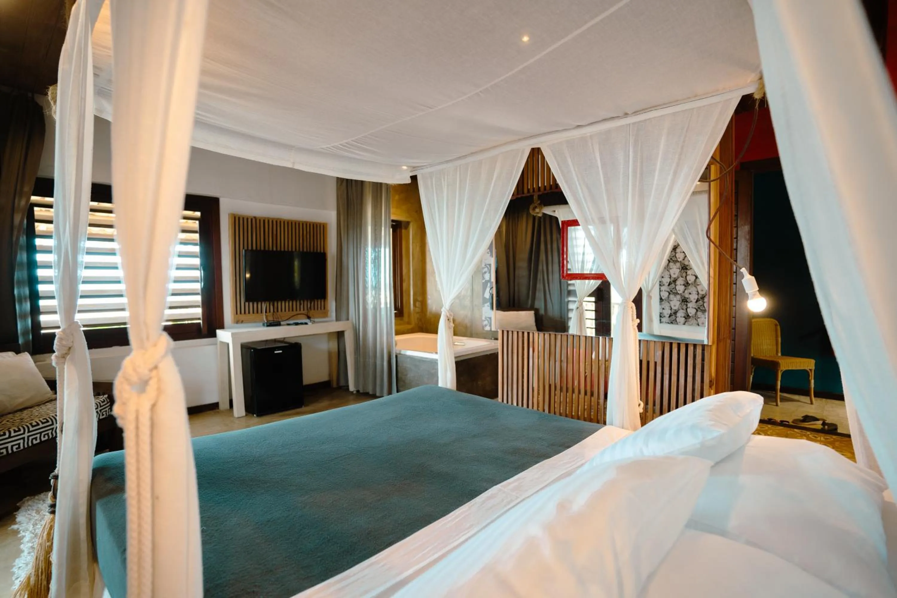 TV and multimedia, Bed in Zebra Boutique Hotel
