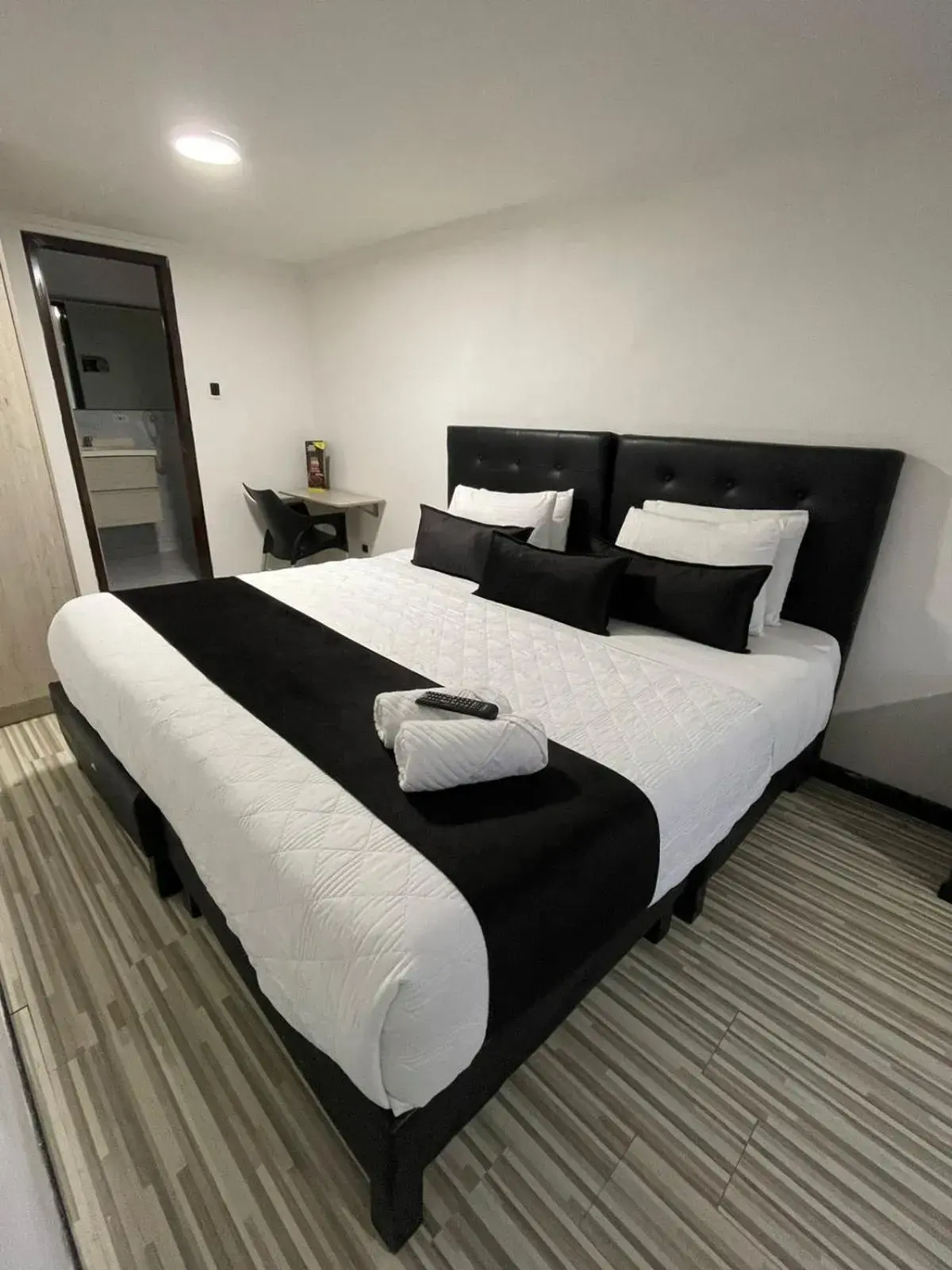 Deluxe Room in Hotel AMBAR KING Deluxe Room in Hotel AMBAR KING