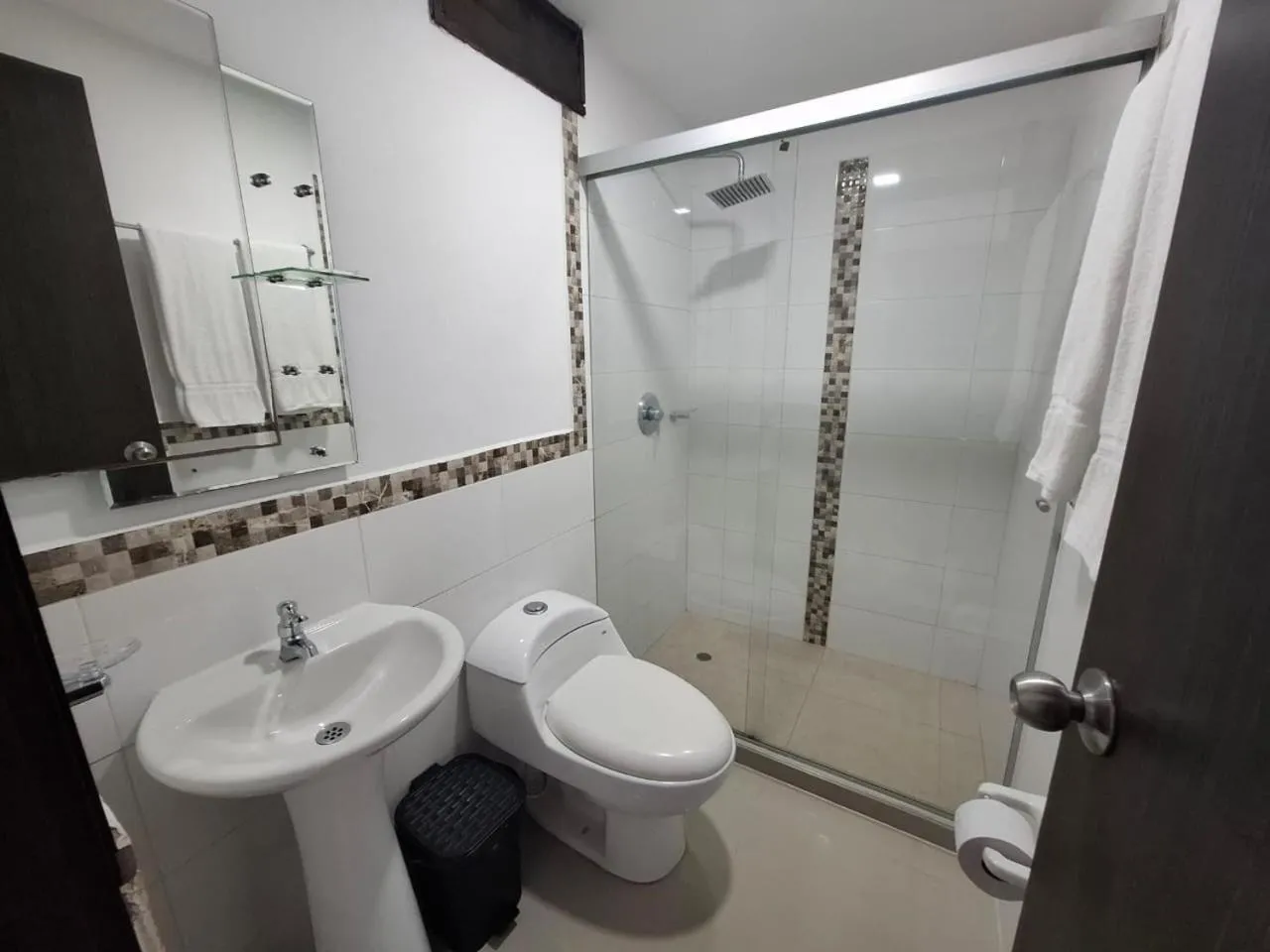 Shower in Hotel JARDIN PLAZA BY SGH
