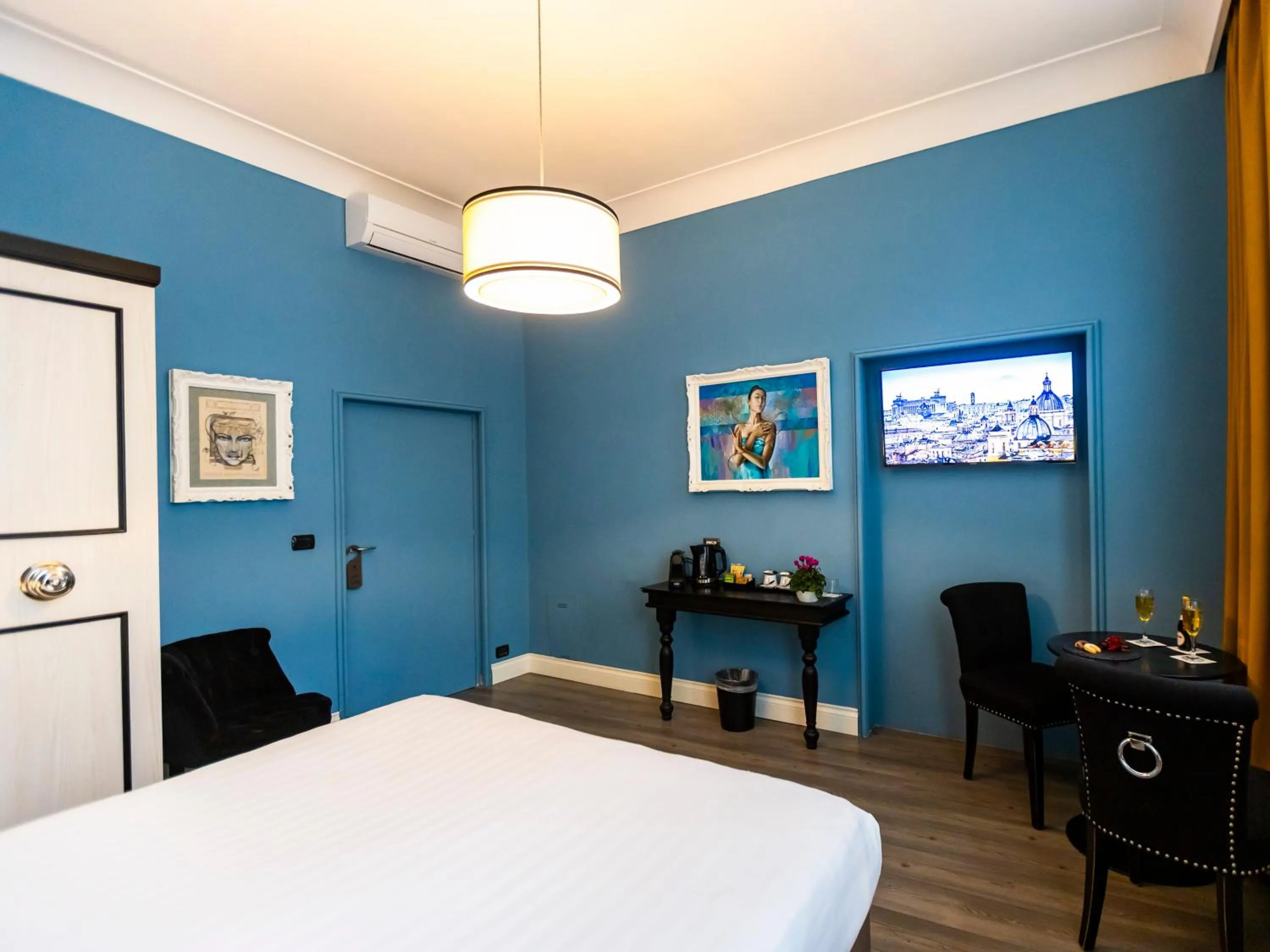 Photo of the whole room, Bed in JB Relais- Campo de' Fiori