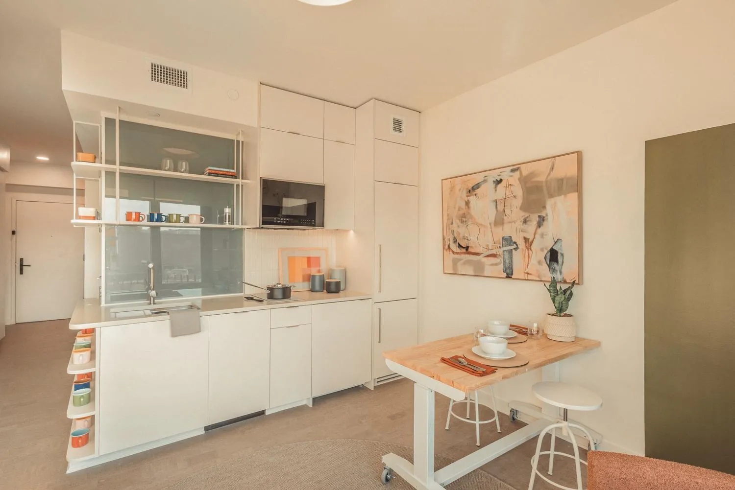 Kitchen or kitchenette in Scout Living, powered by Placemakr - Midtown