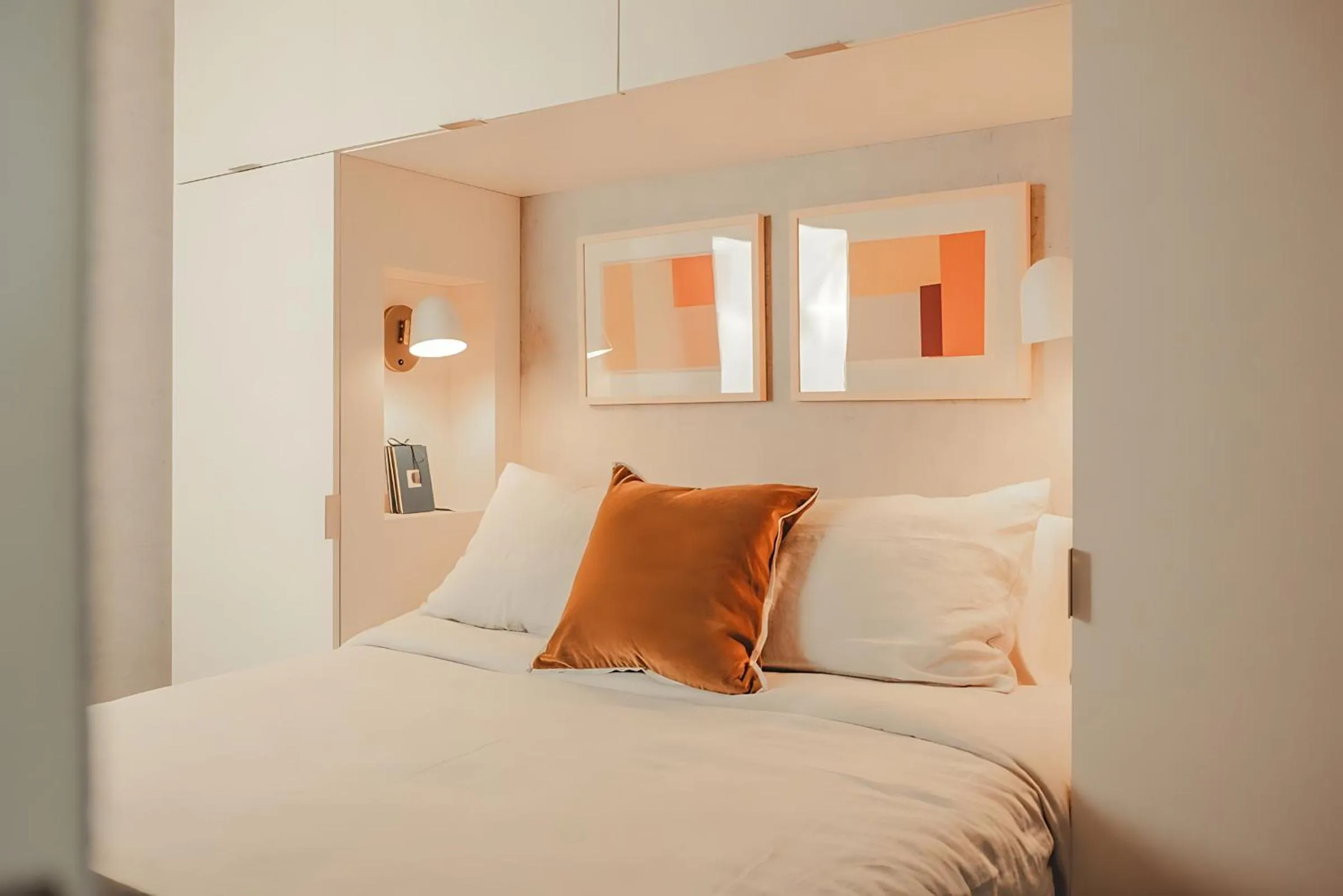 Bed in Scout Living, powered by Placemakr - Midtown