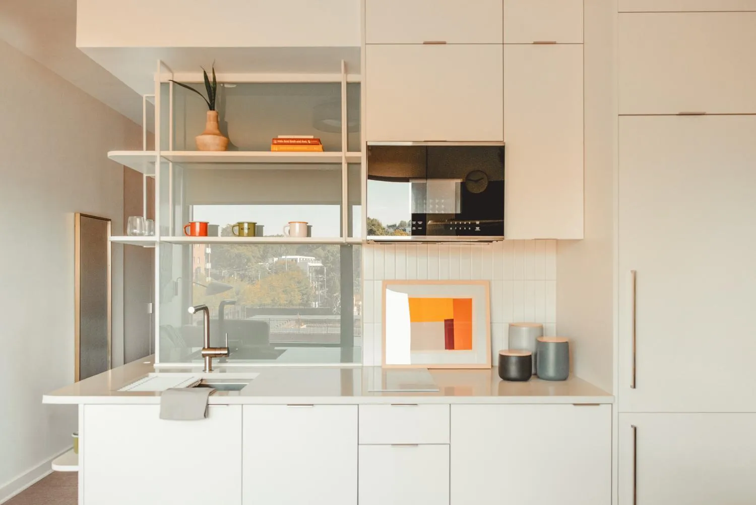 Kitchen or kitchenette in Scout Living, powered by Placemakr - Midtown