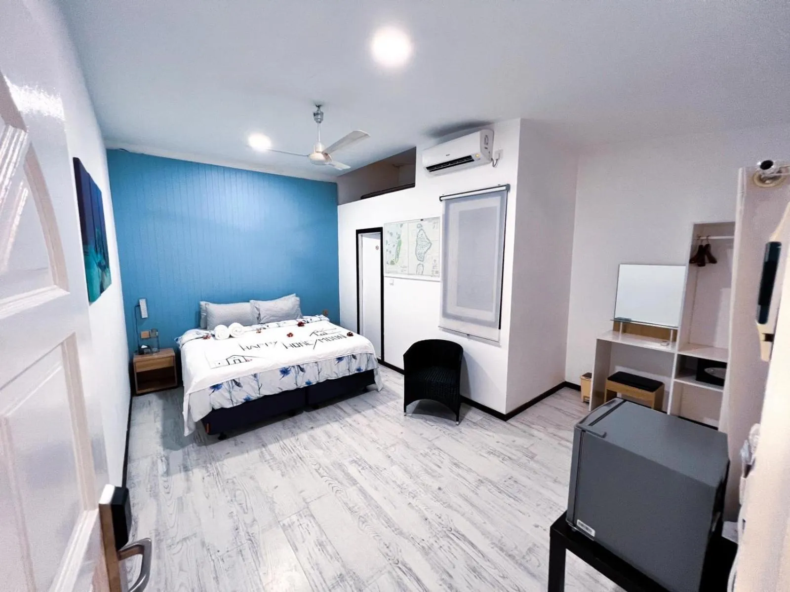 Bed in Wave Crest Retreat