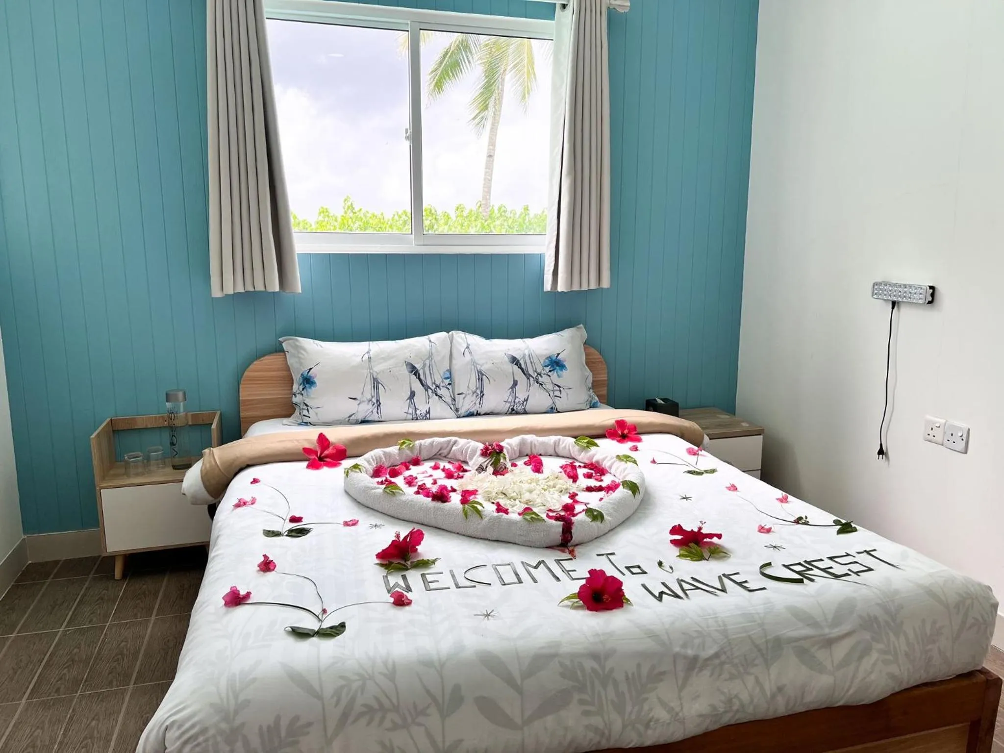 Bed in Wave Crest Retreat