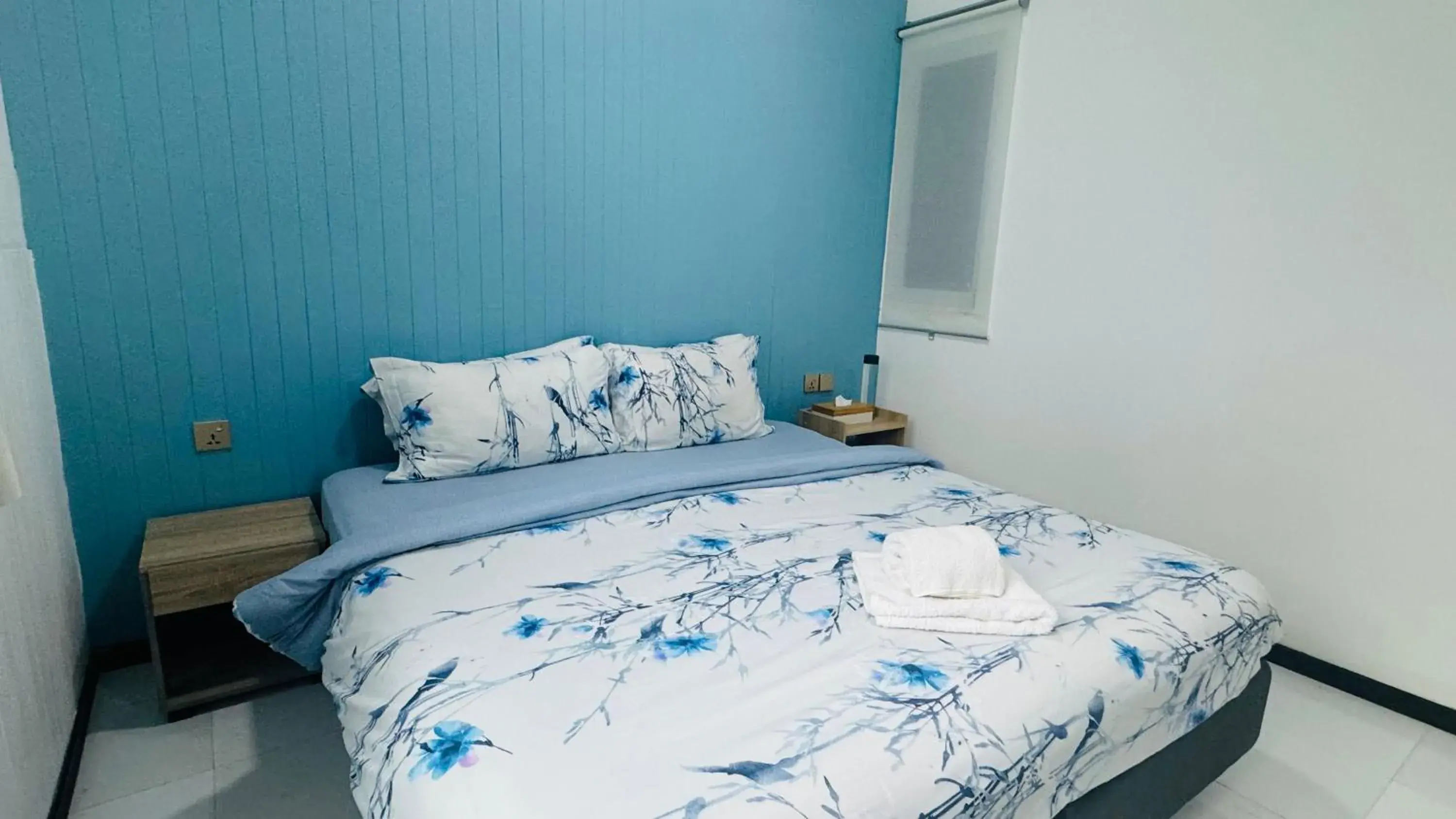 Bed in Wave Crest Retreat Bed in Wave Crest Retreat