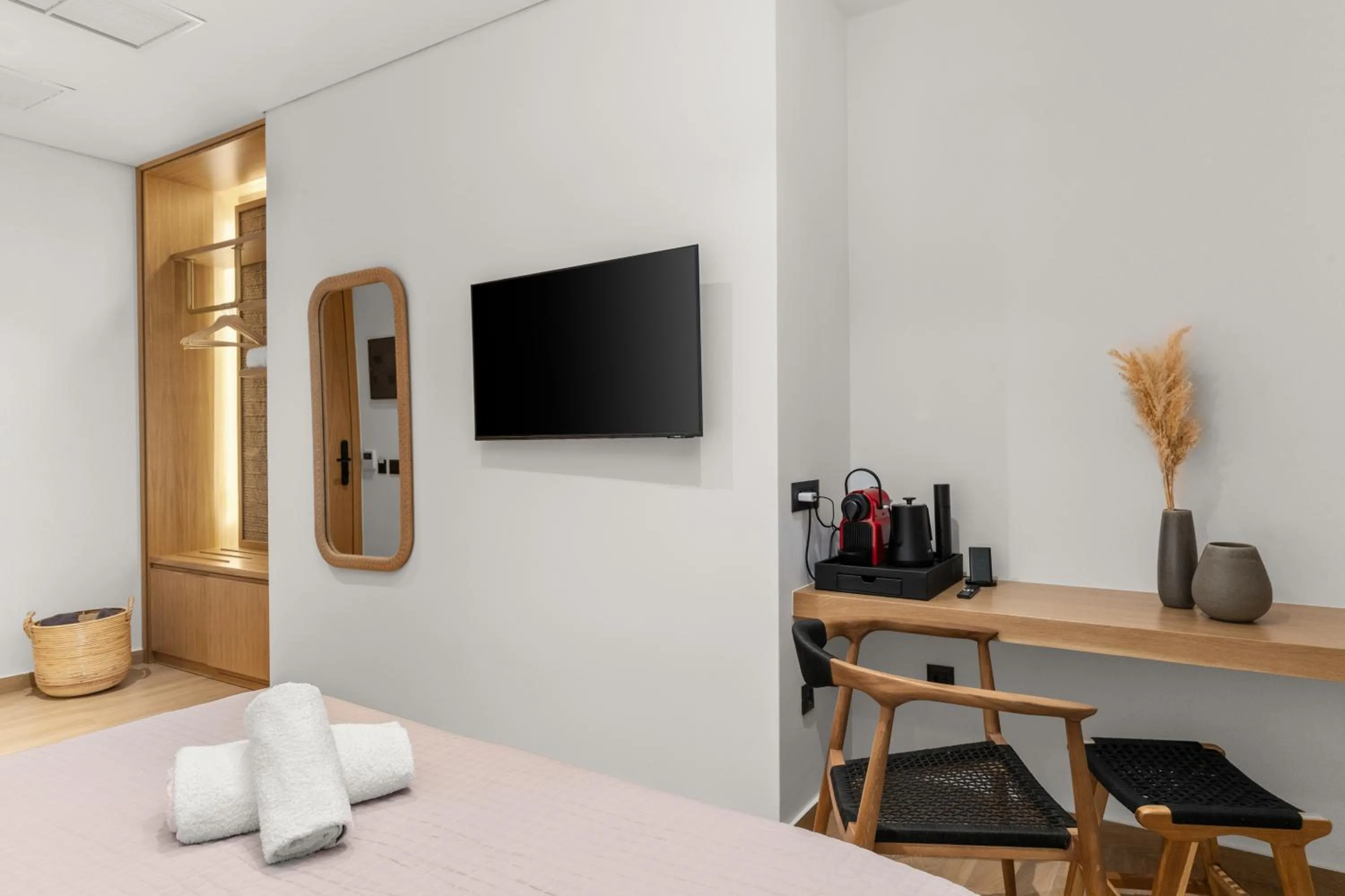 Deluxe Double Room with Balcony in NOIMA Casa Unico